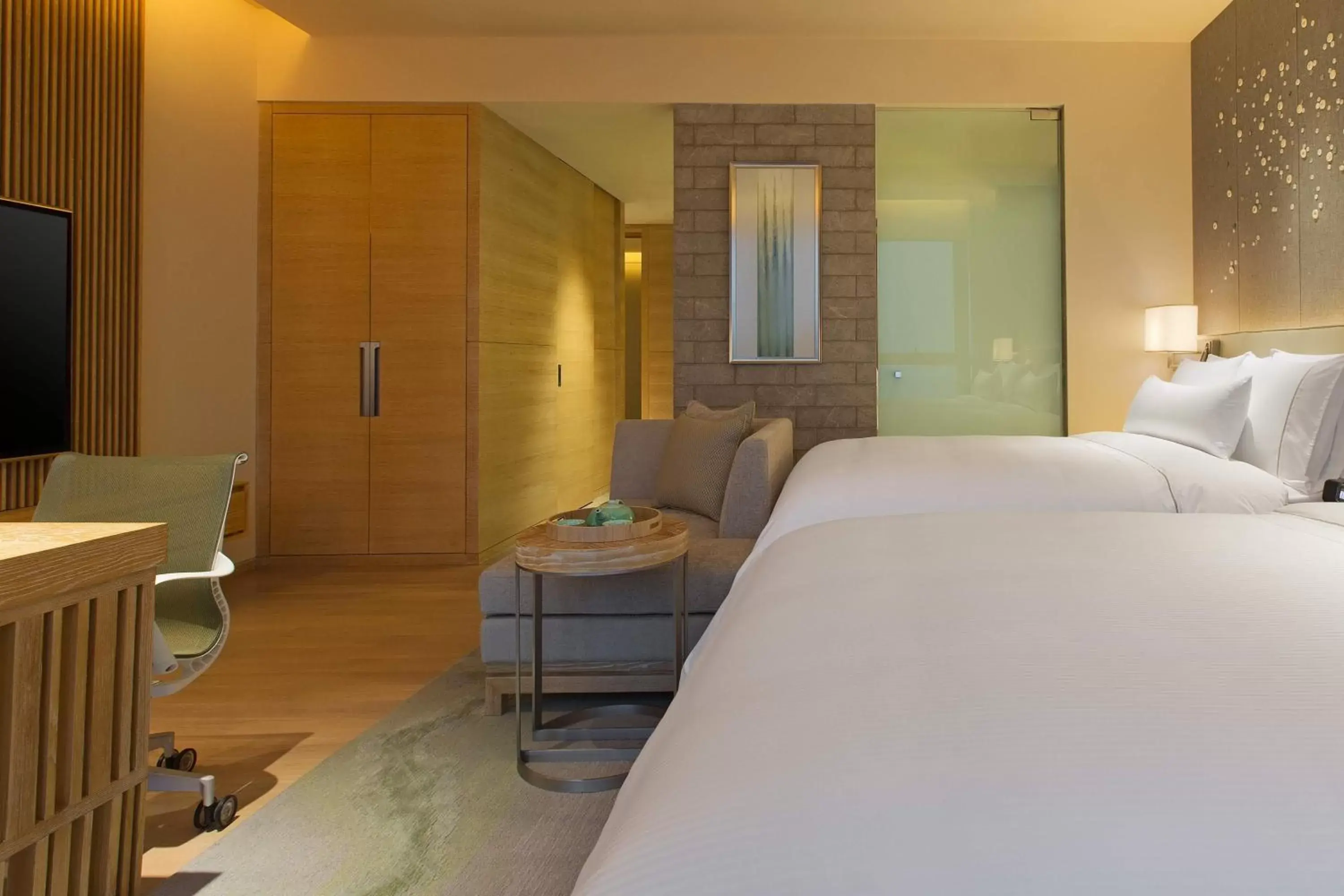 Executive River View Twin - Executive Lounge Access in The Westin Chongqing Liberation Square Executive River View Twin - Executive Lounge Access in The Westin Chongqing Liberation Square