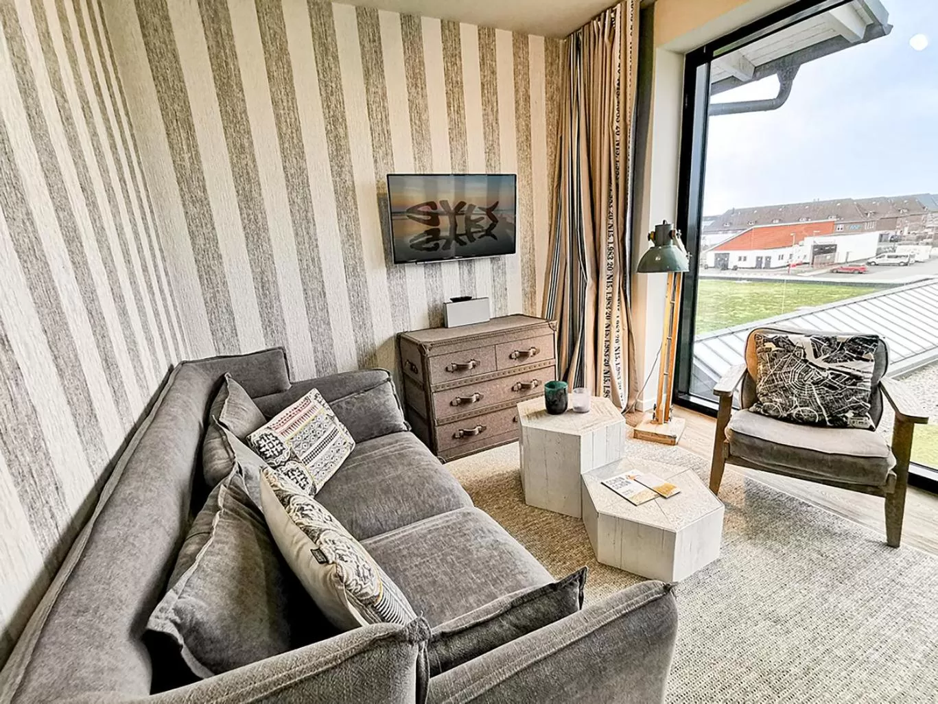 Living room in Easy Living