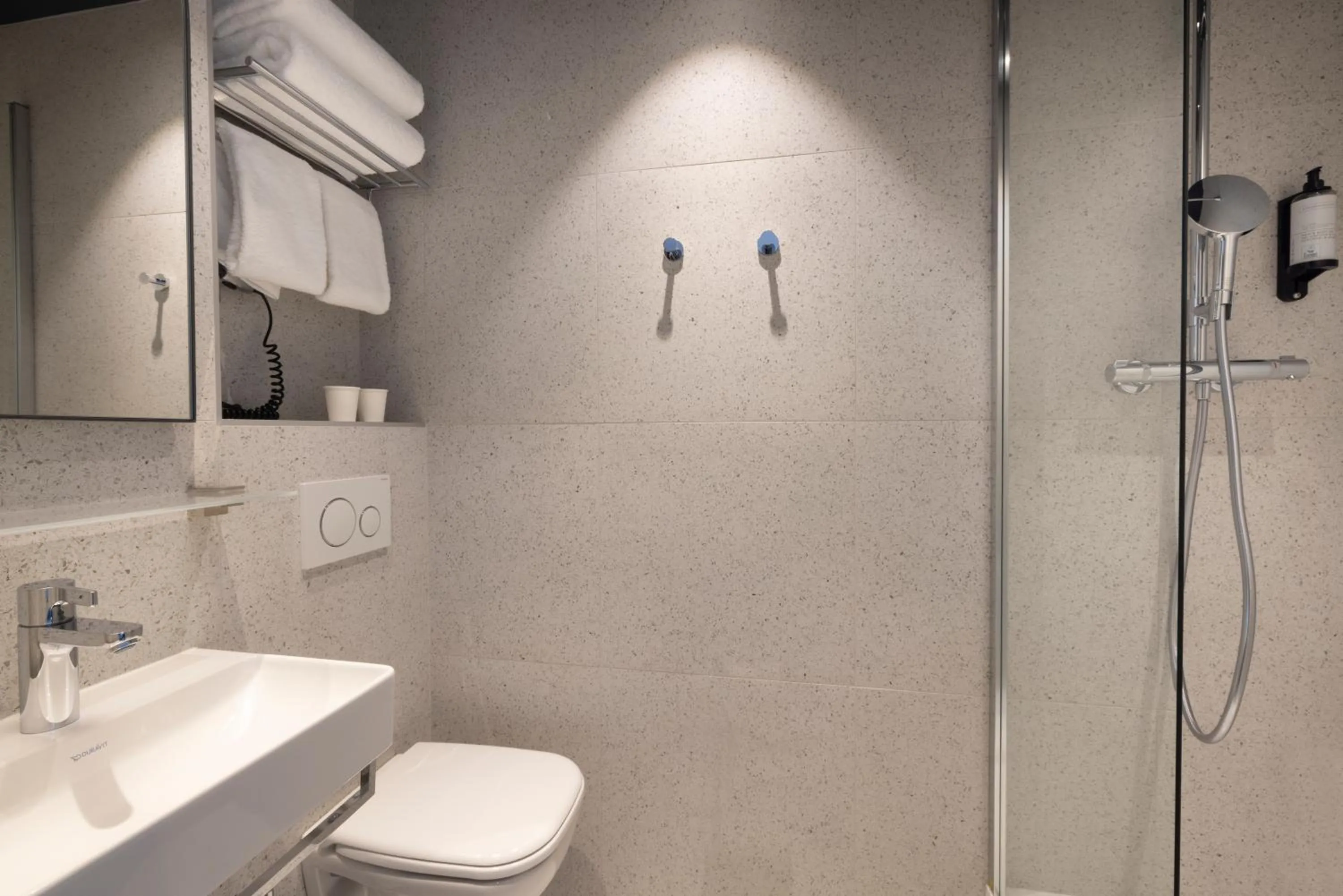 Shower in Hôtel de France Gare de Lyon Bastille