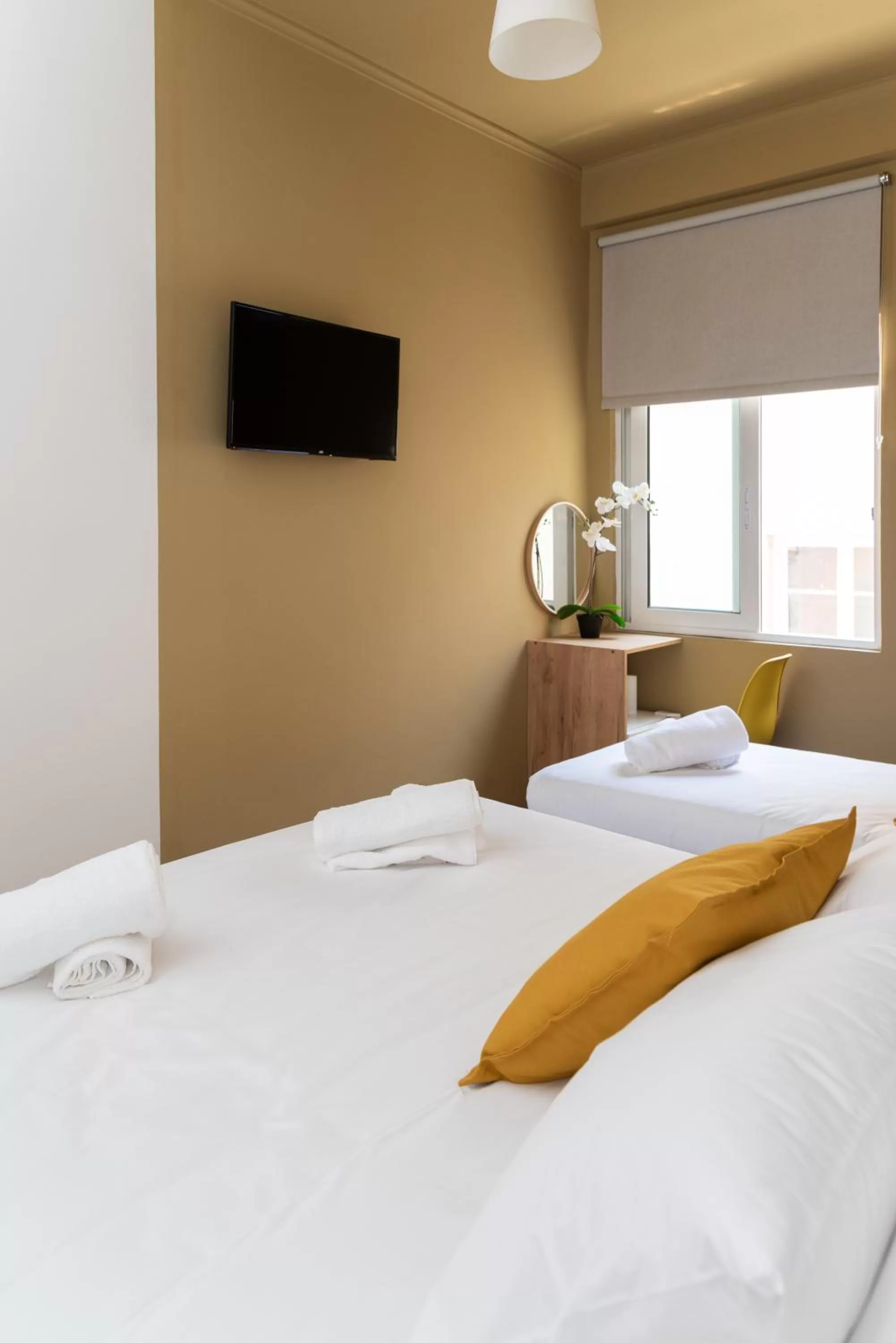 TV and multimedia, Bed in HOTEL_TIER