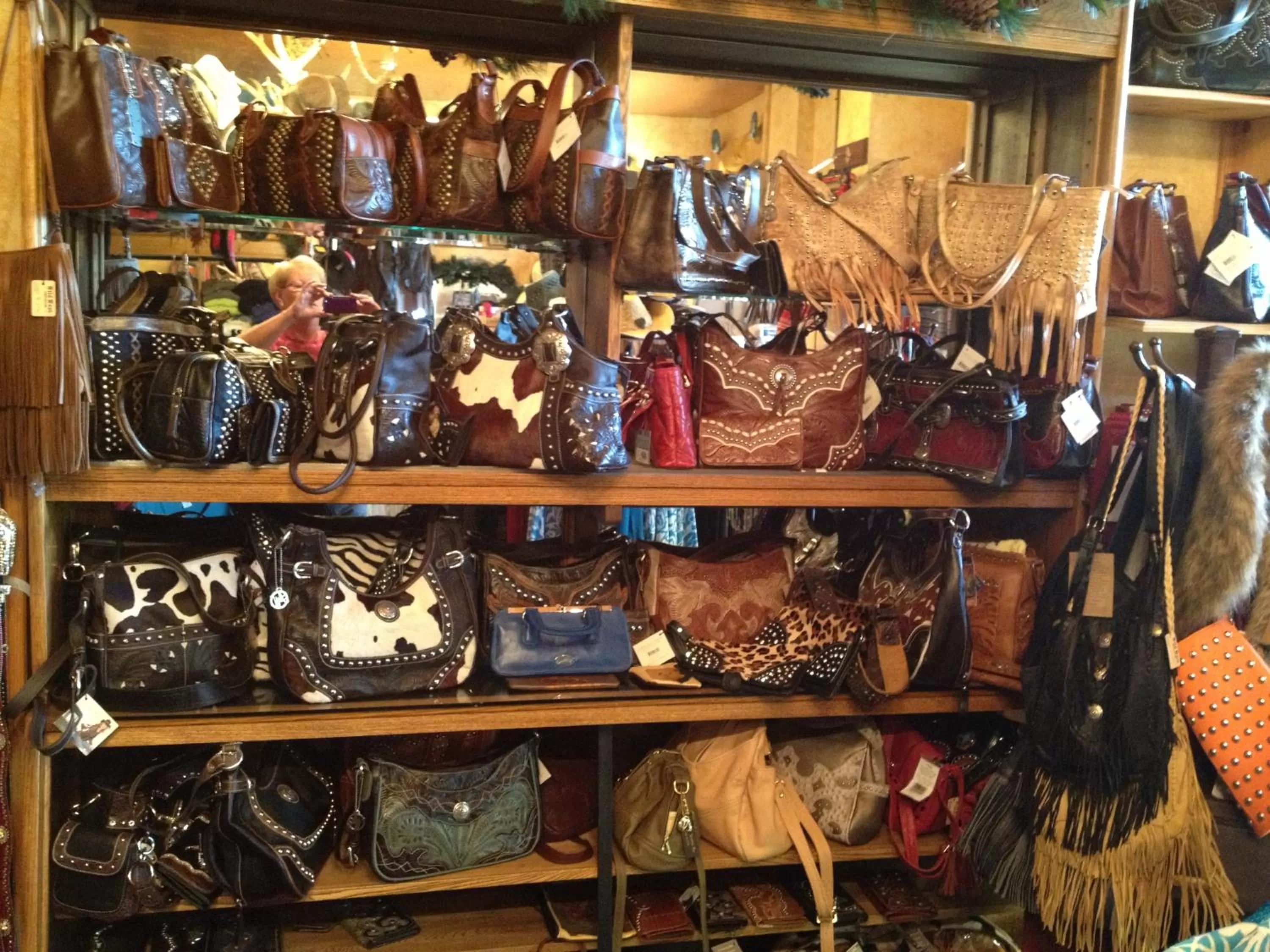 On-site shops in Irma Hotel