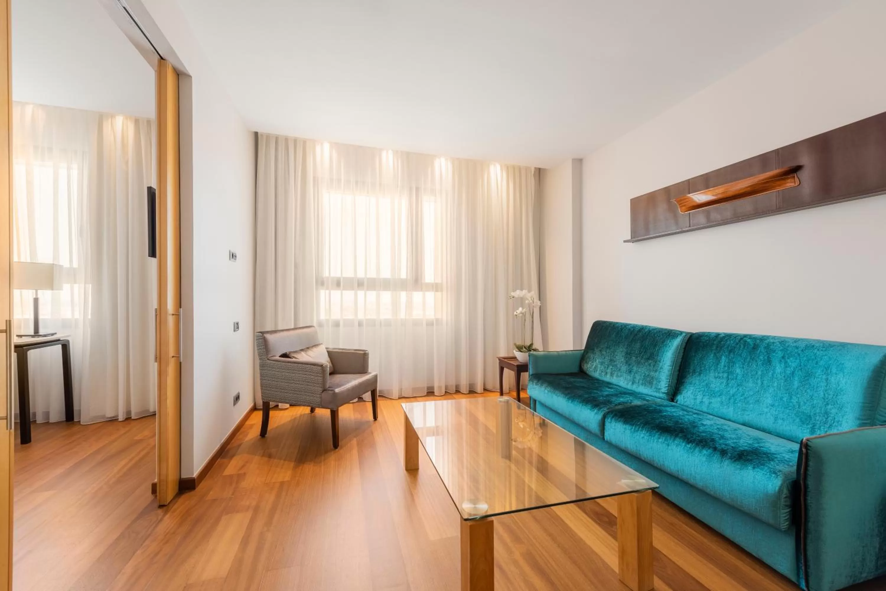 Seating area in Eurostars Gran Valencia