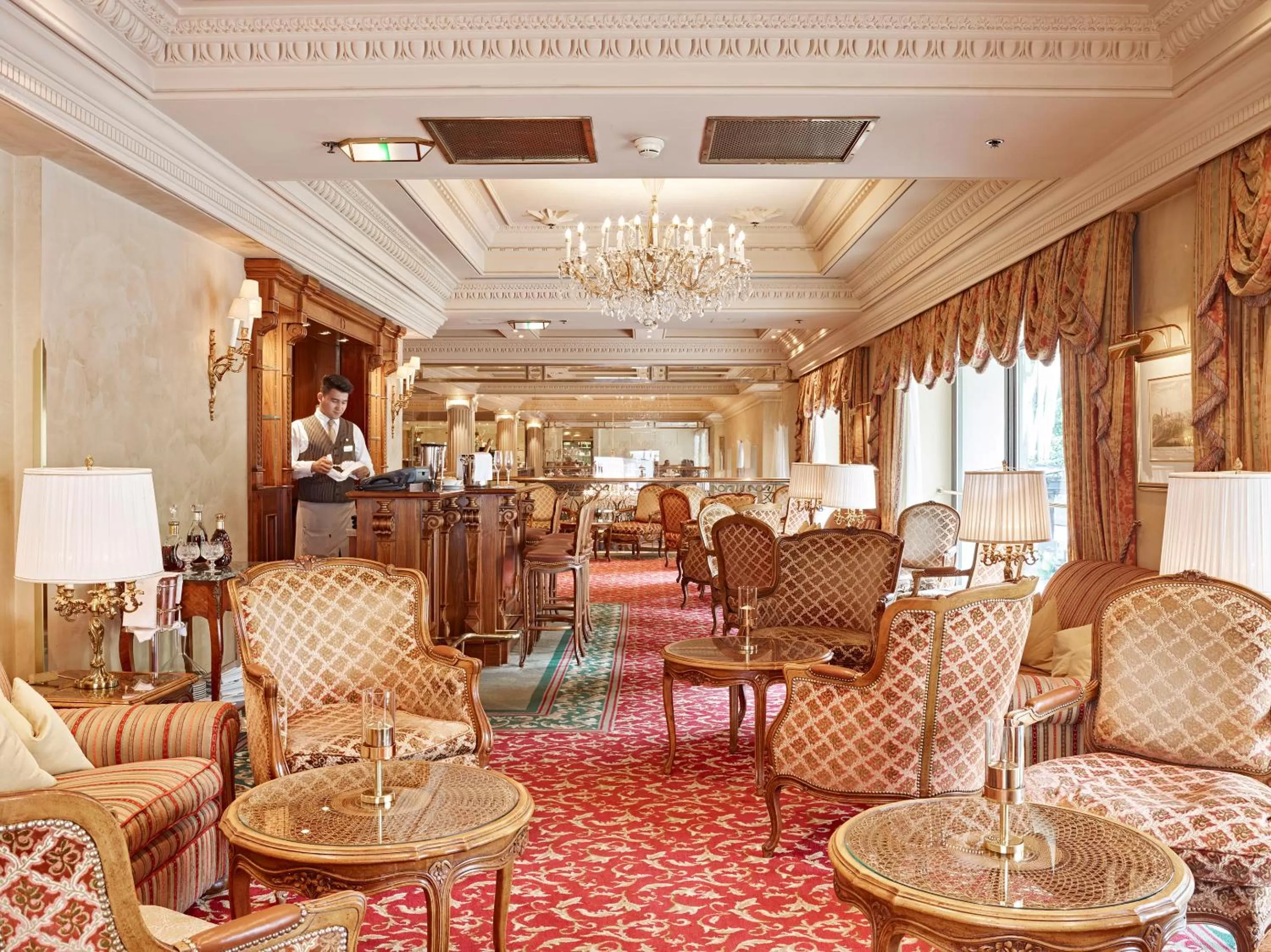 Lounge or bar in Grand Hotel Wien
