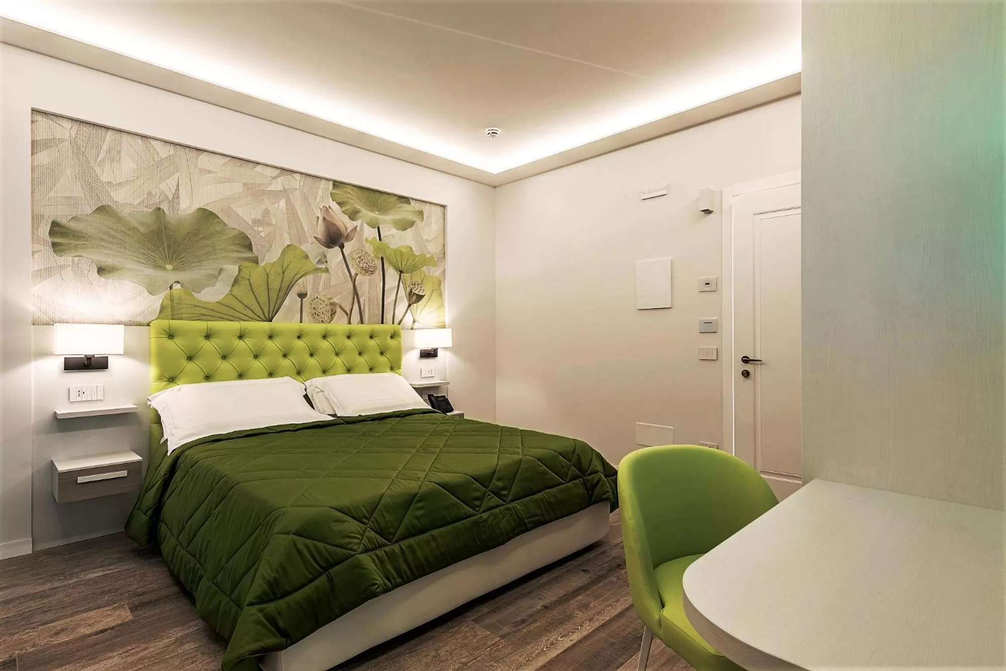 Photo of the whole room, Bed in Petit Hotel