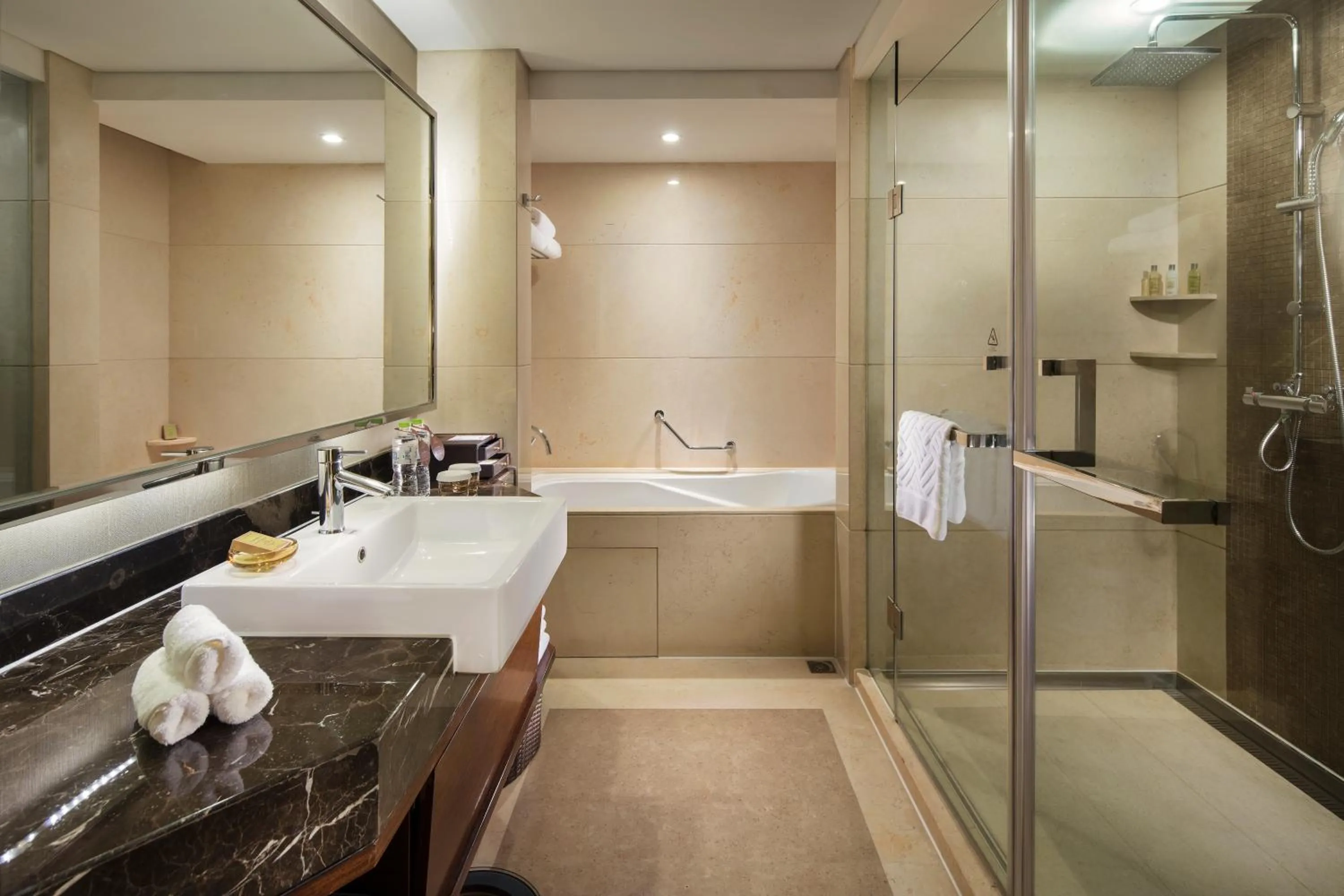 Bathroom in DoubleTree by Hilton Chongqing - Guanyinqiao railway station