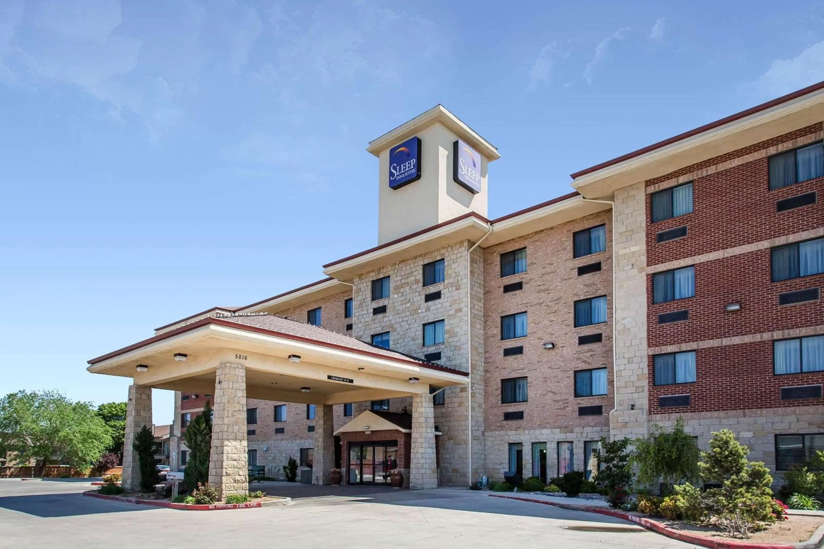Property building in Sleep Inn & Suites Lubbock West