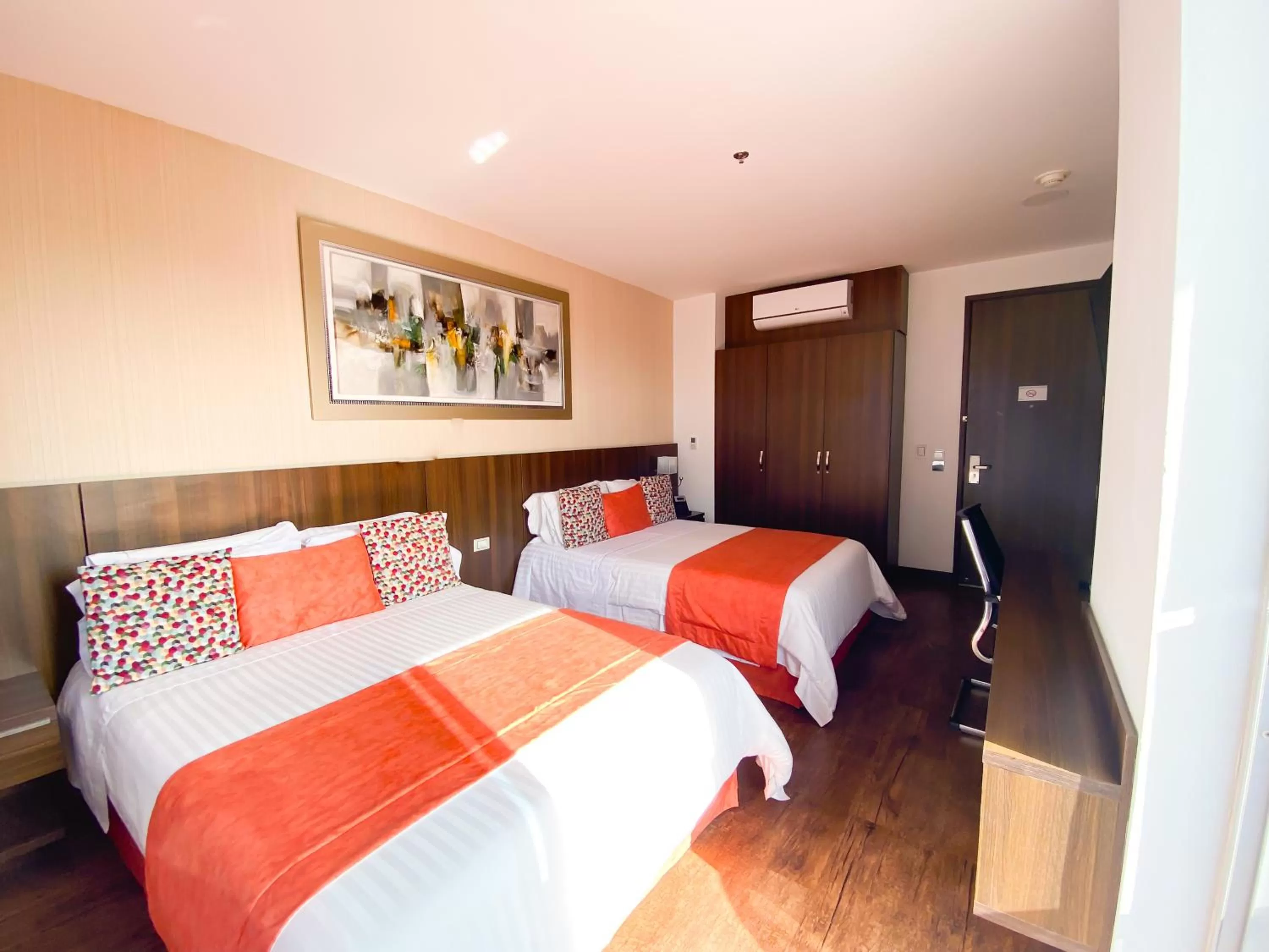 Bed in Hotel Real Elim International