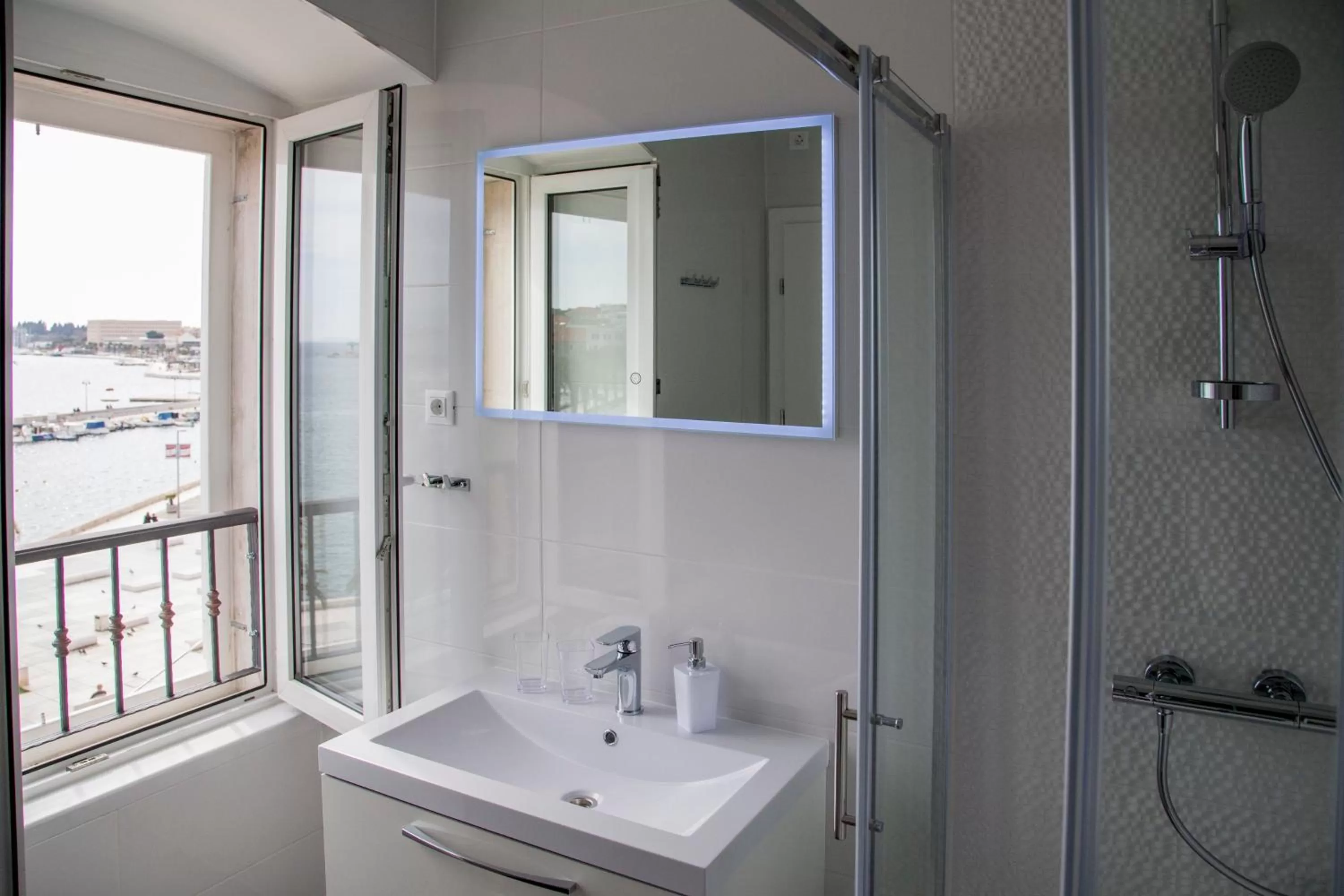 Bathroom in Luxury rooms Skystar-Split