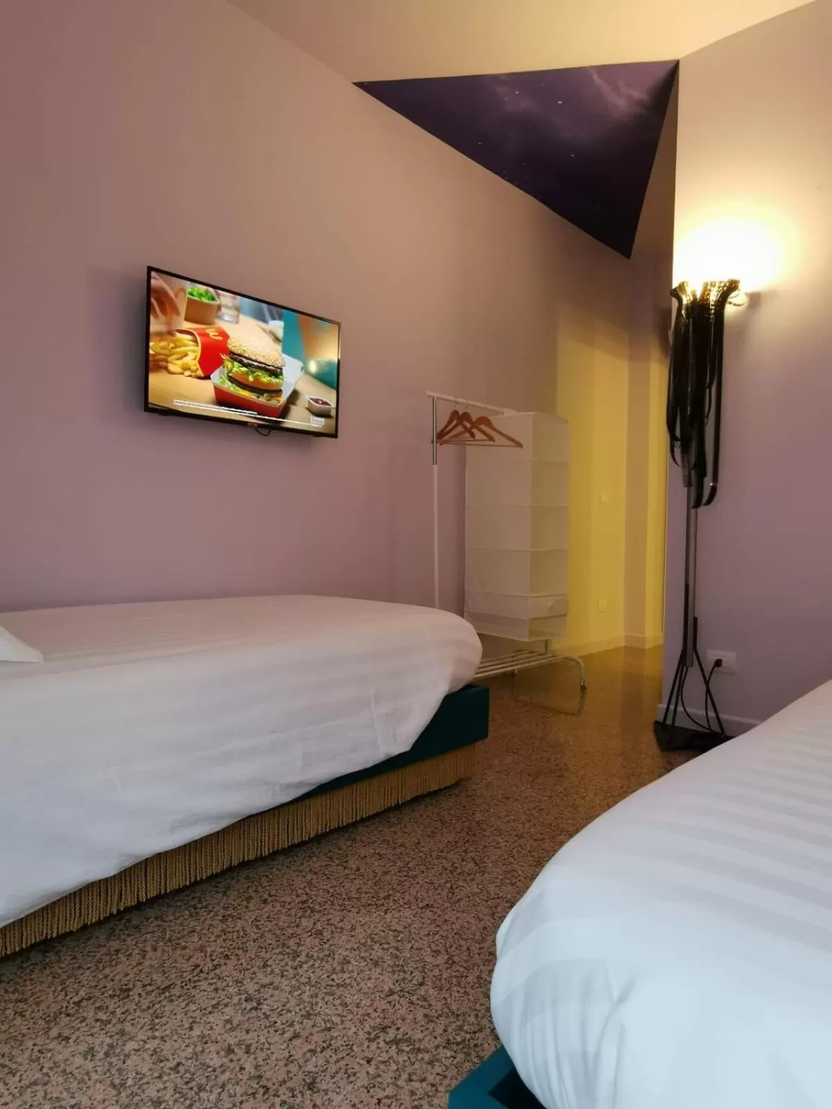 Bedroom, Bed in Red Carpet rooms