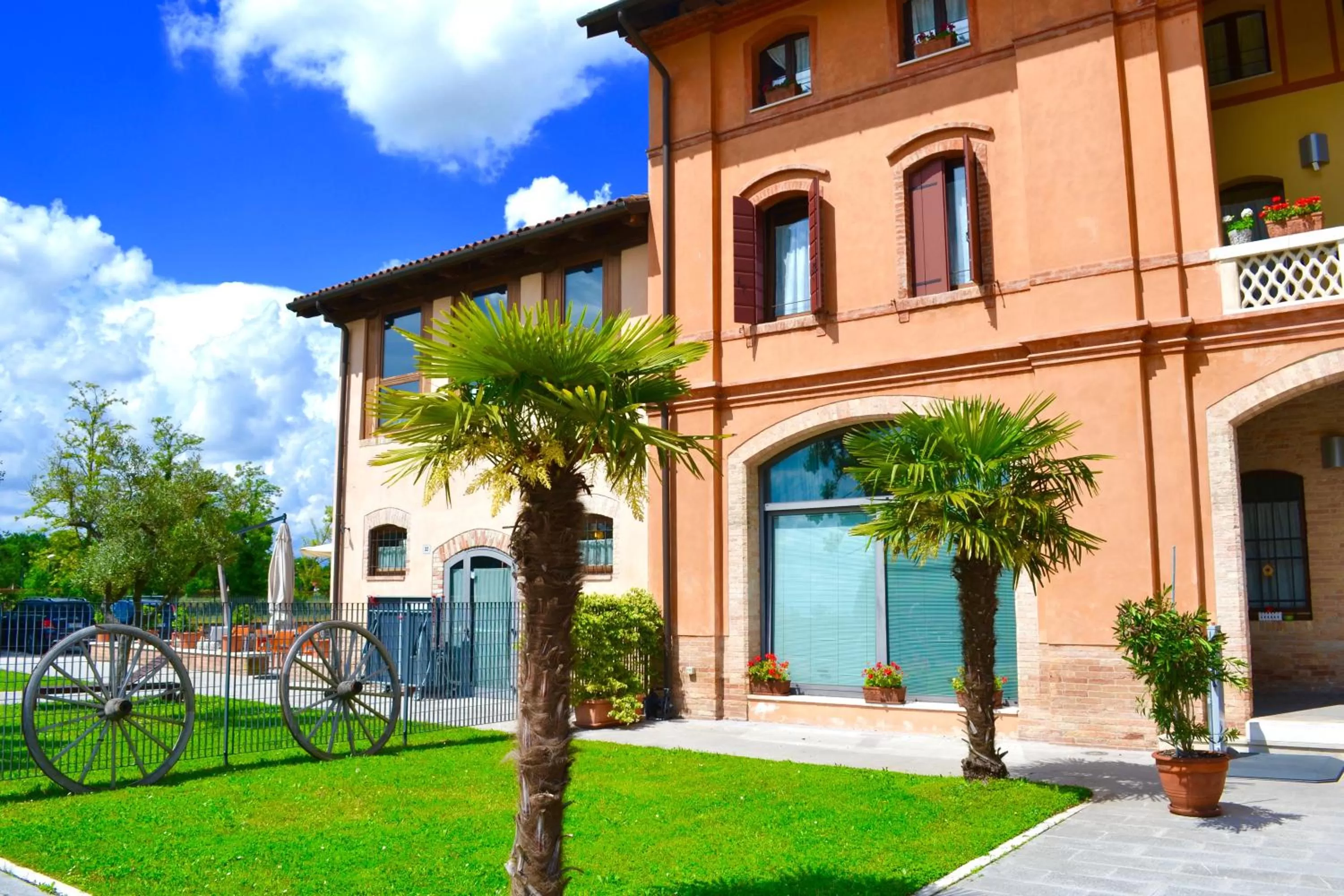 Facade/entrance in RESIDENCE BACO Da SETA