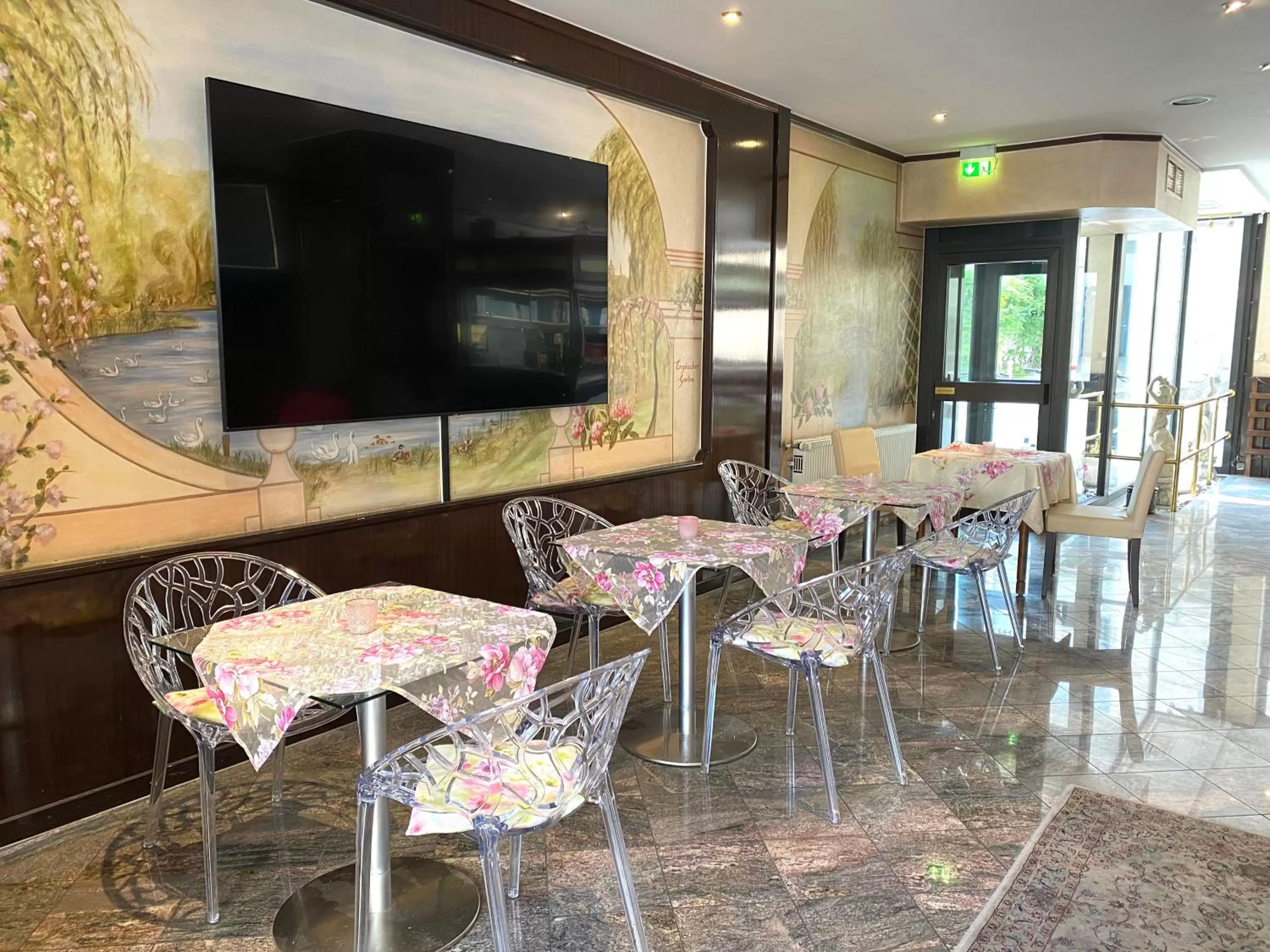 TV and multimedia in Hotel Condor