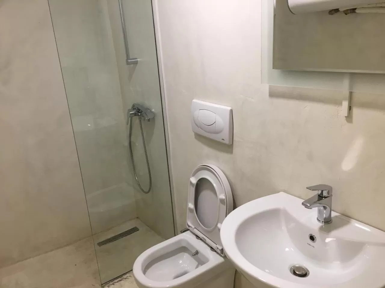 Toilet, Bathroom in Vila 4 Bed&Breakfast