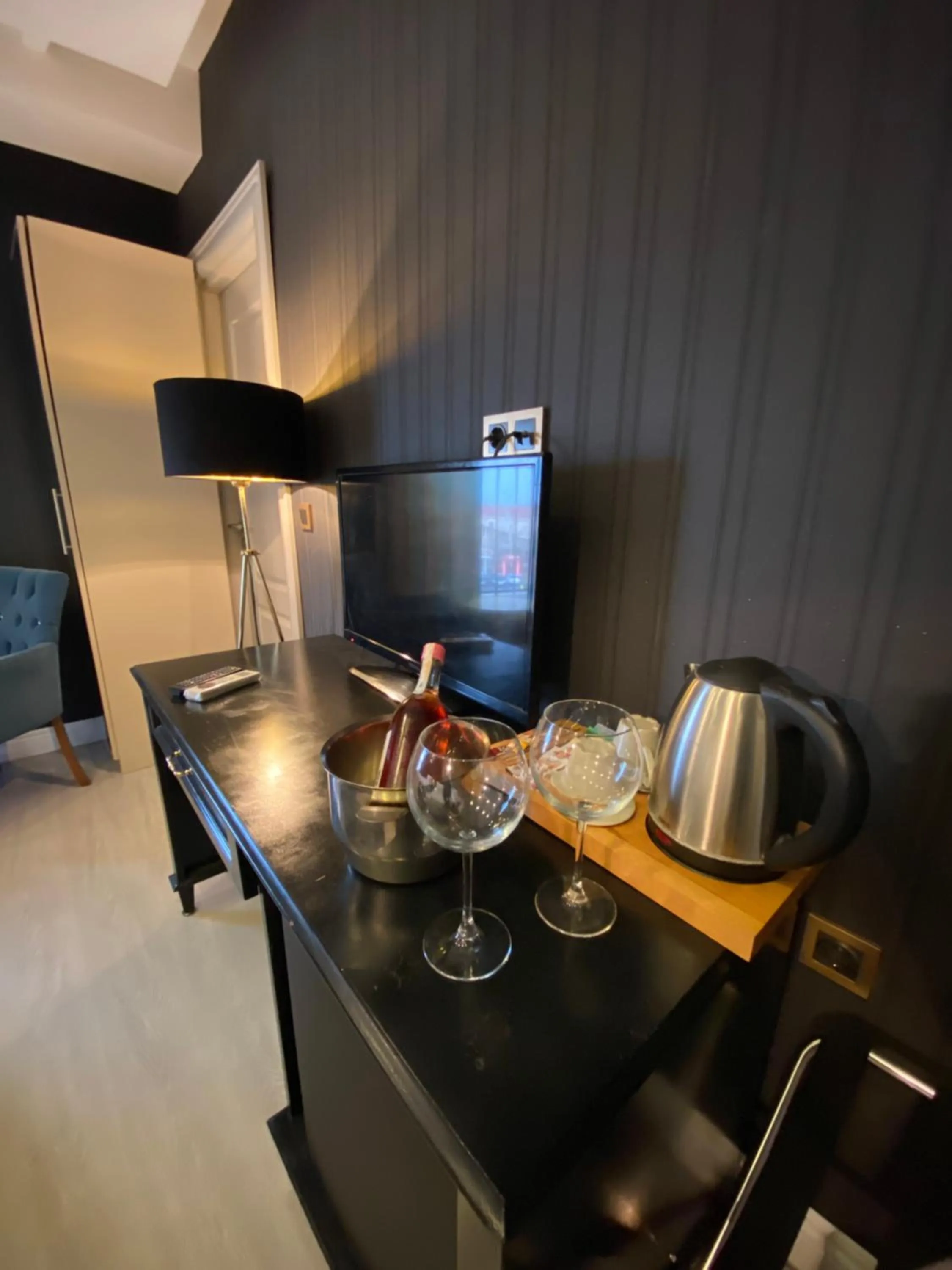 TV and multimedia in Golden Gate Hotel Topkapı