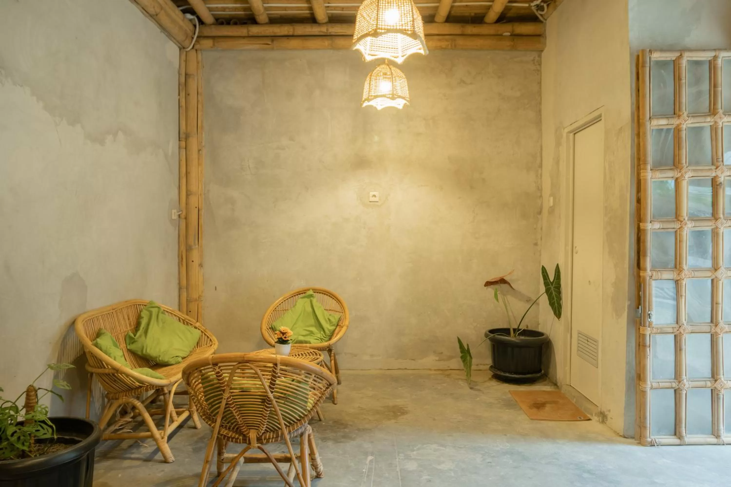 Urbanview Ta-ke Residence Blok M