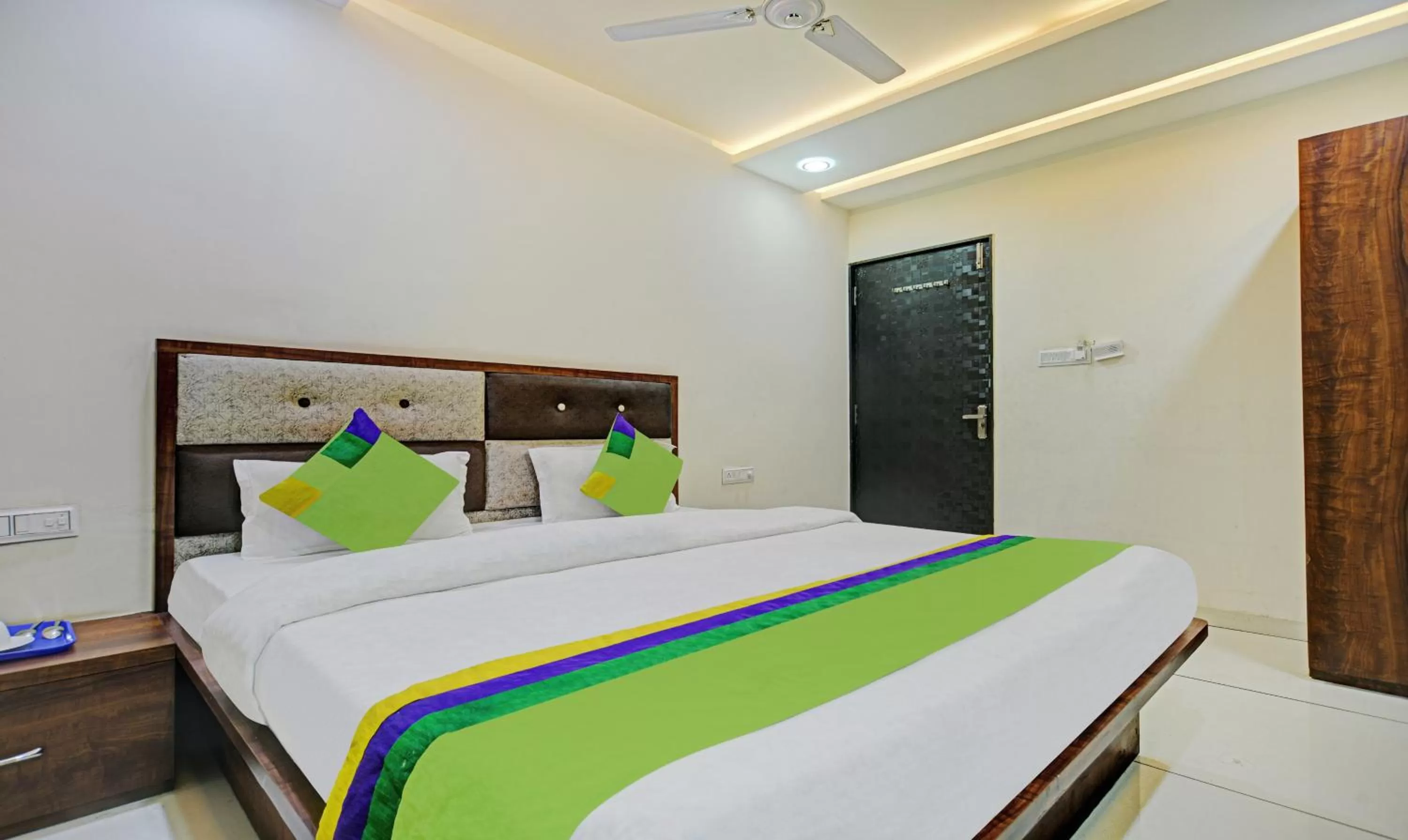 Bedroom in Treebo Jayshree Palace C21 Business Park