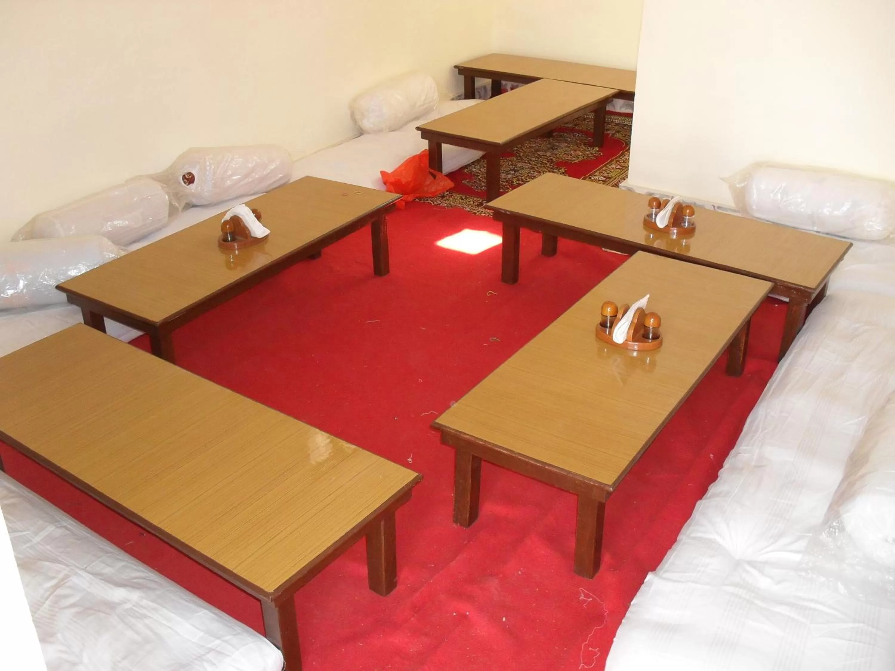 Restaurant/places to eat, Bed in Haveli Taragarh Palace