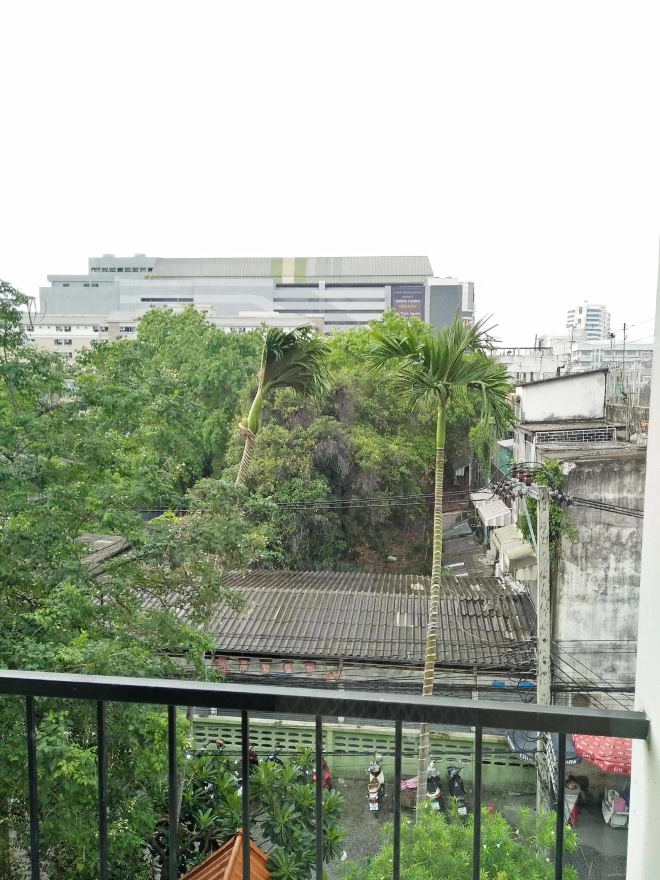Balcony/Terrace in JL Bangkok Hotel