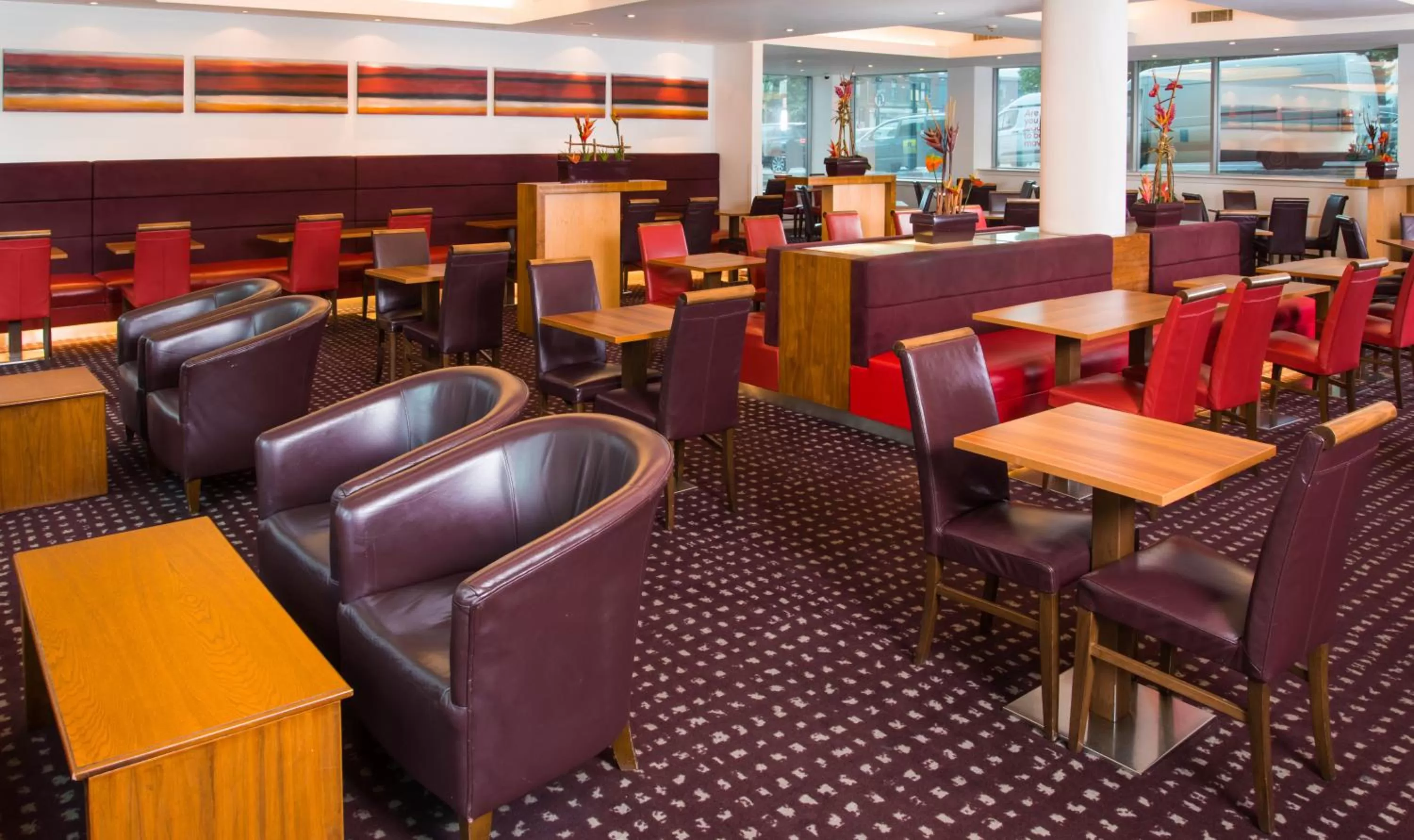 Restaurant/places to eat in Holiday Inn Express Newcastle City Centre by IHG