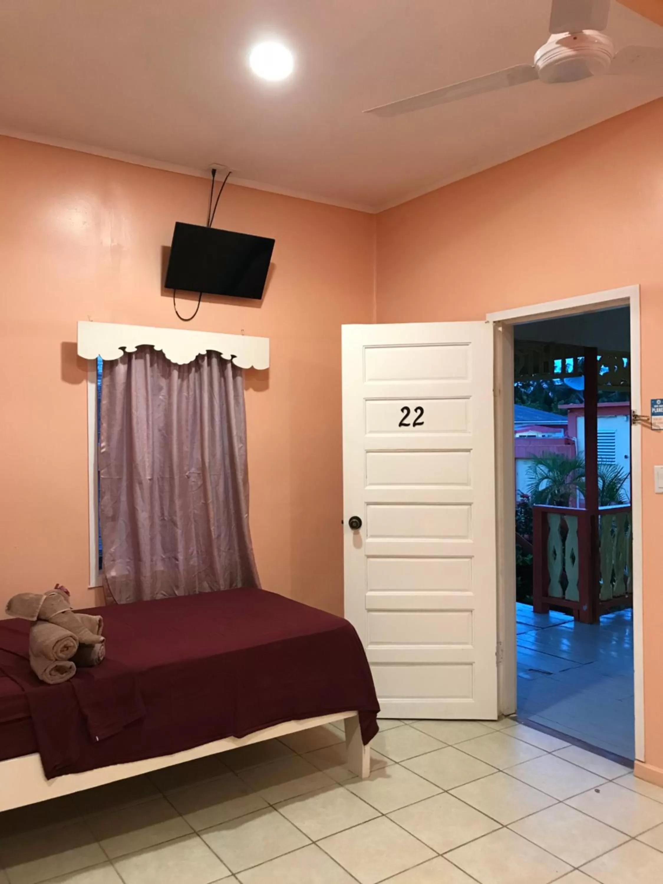 TV and multimedia, Bed in Tropical Paradise Express