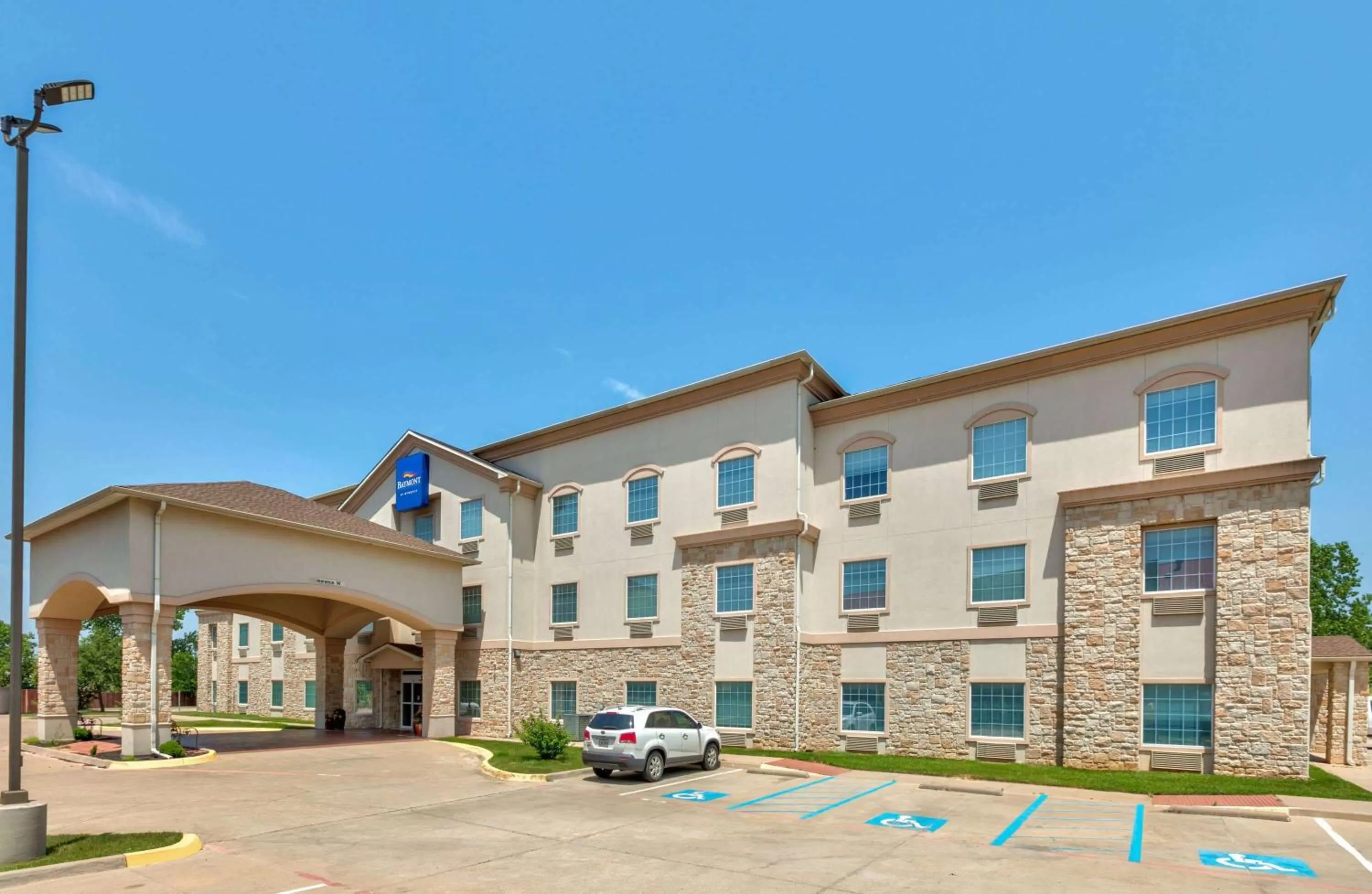 Property building in Baymont Inn & Suites by Wyndham Glen Rose