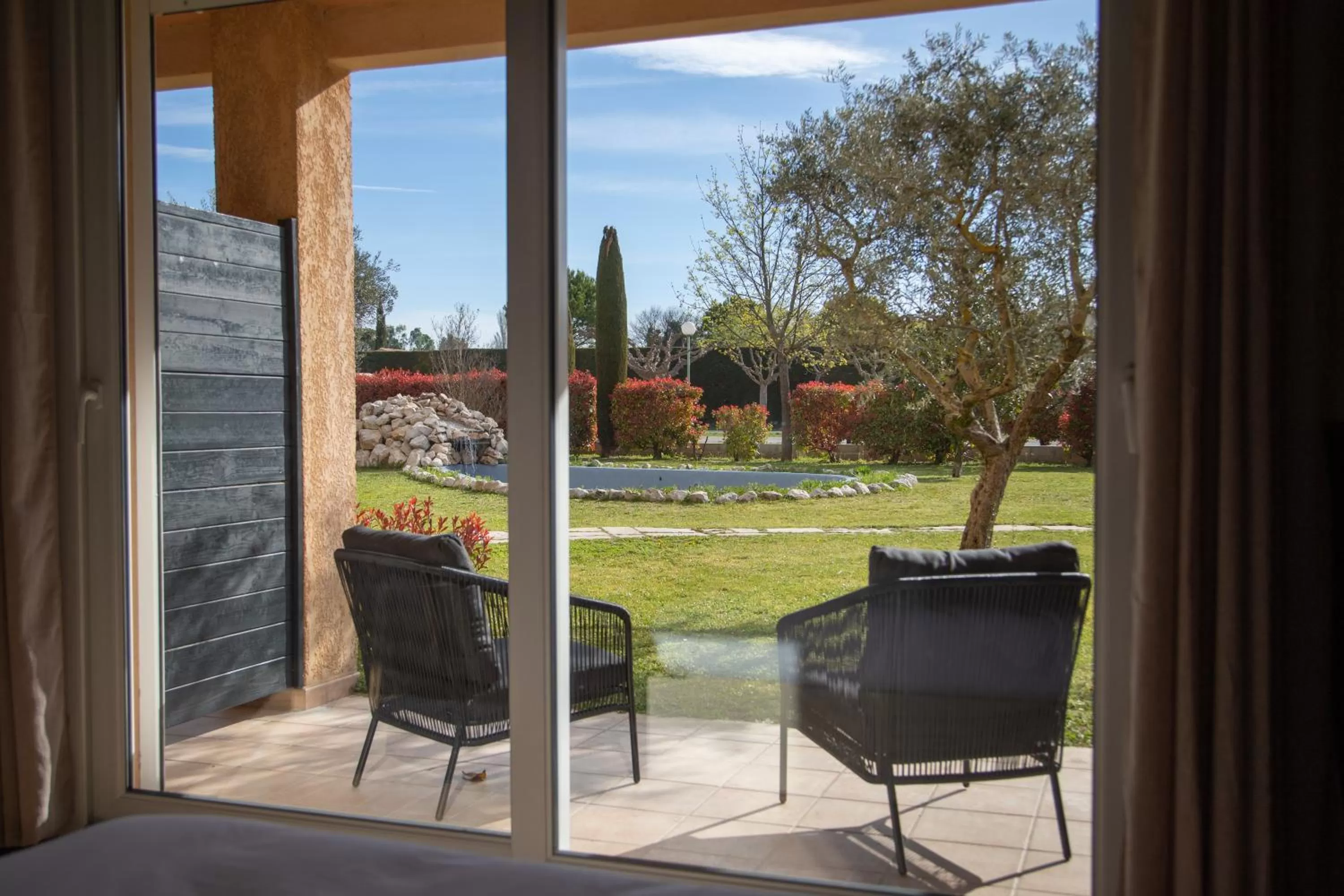 Patio in Hôtel La Perna
