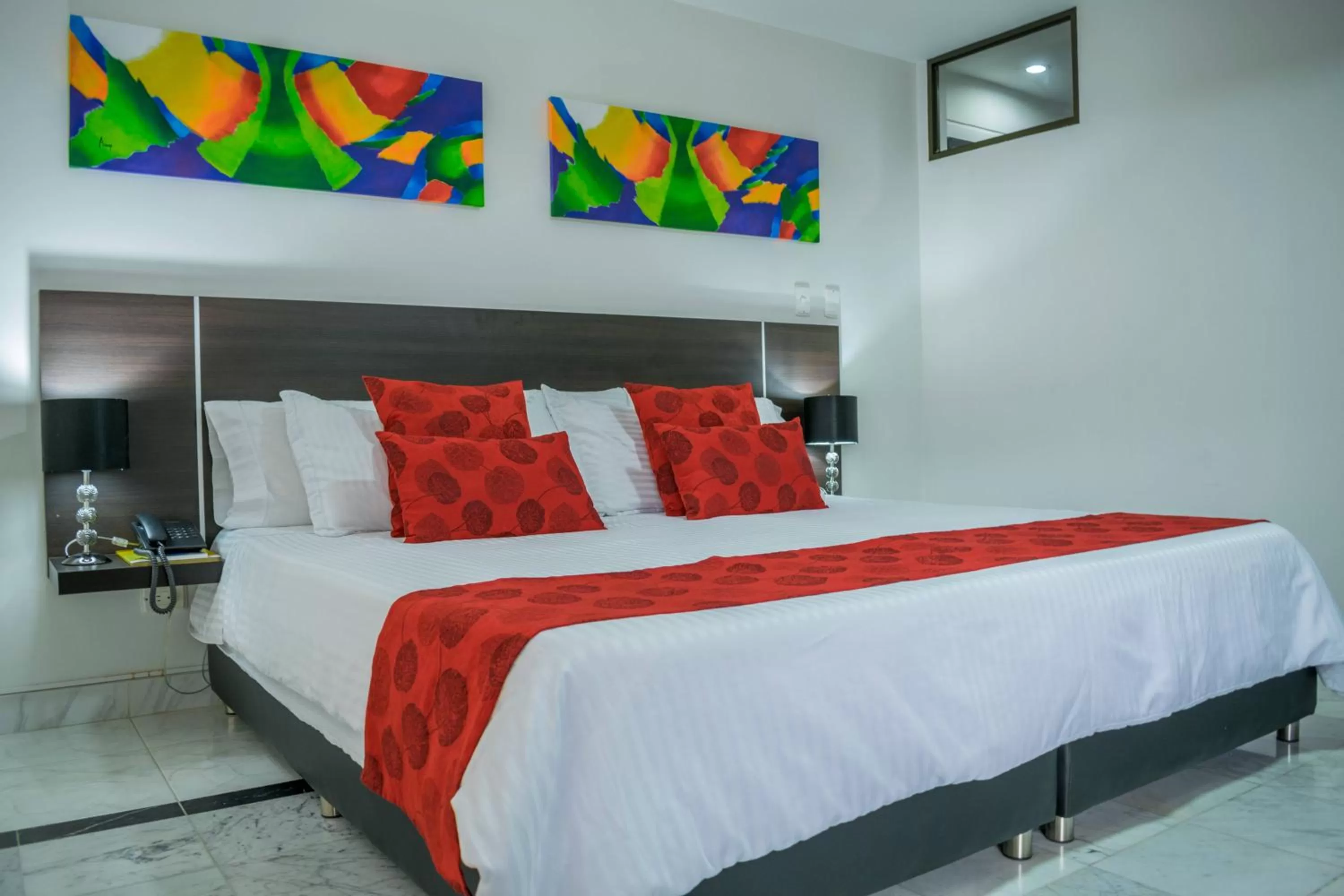 Bedroom, Bed in Hotel Montes De La Castellana