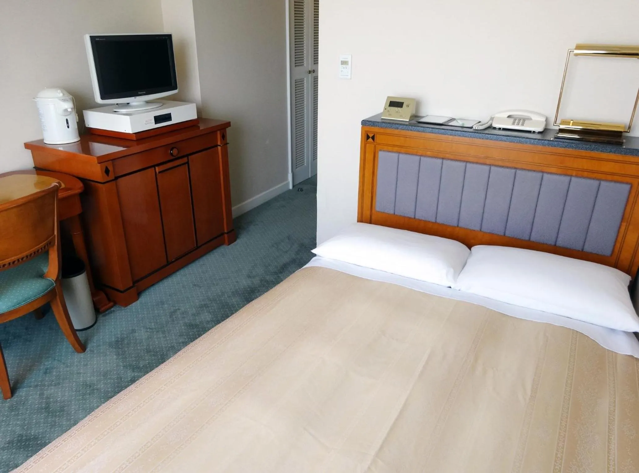 Photo of the whole room, Bed in Hotel East 21 Tokyo