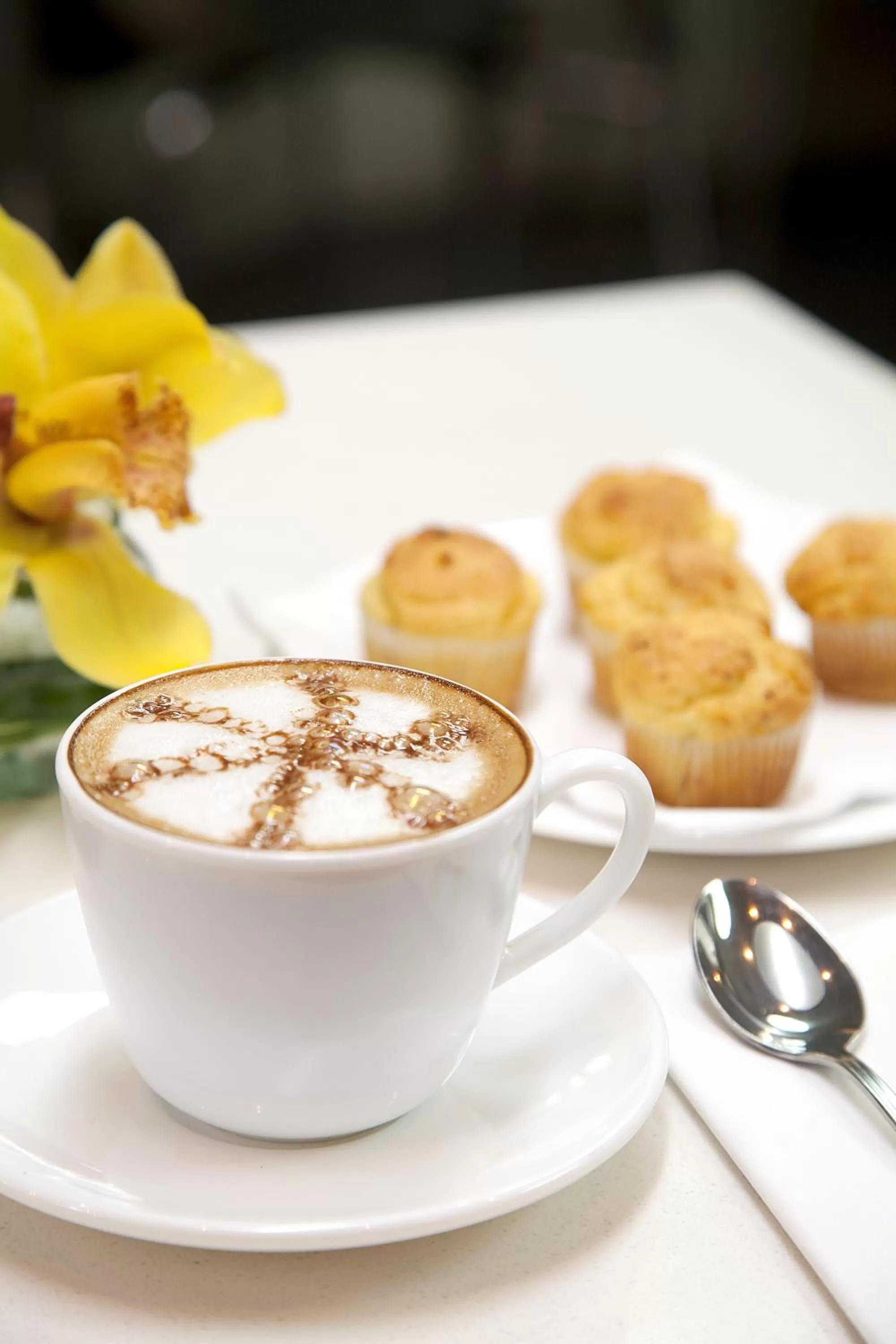 Breakfast in Hotel 5 Elementos Corferias by HBP