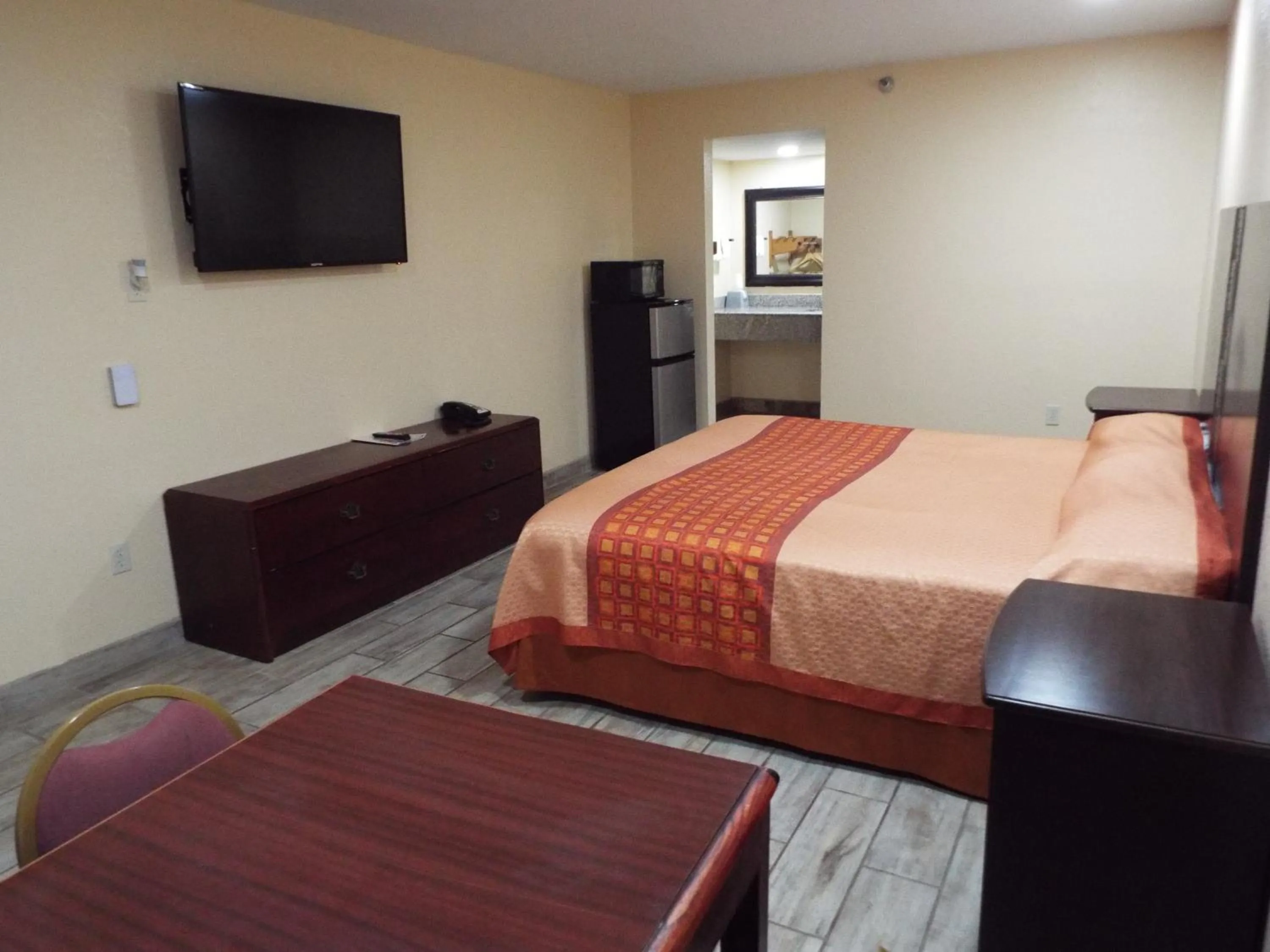 Bedroom, Bed in Texas Inn Harlingen