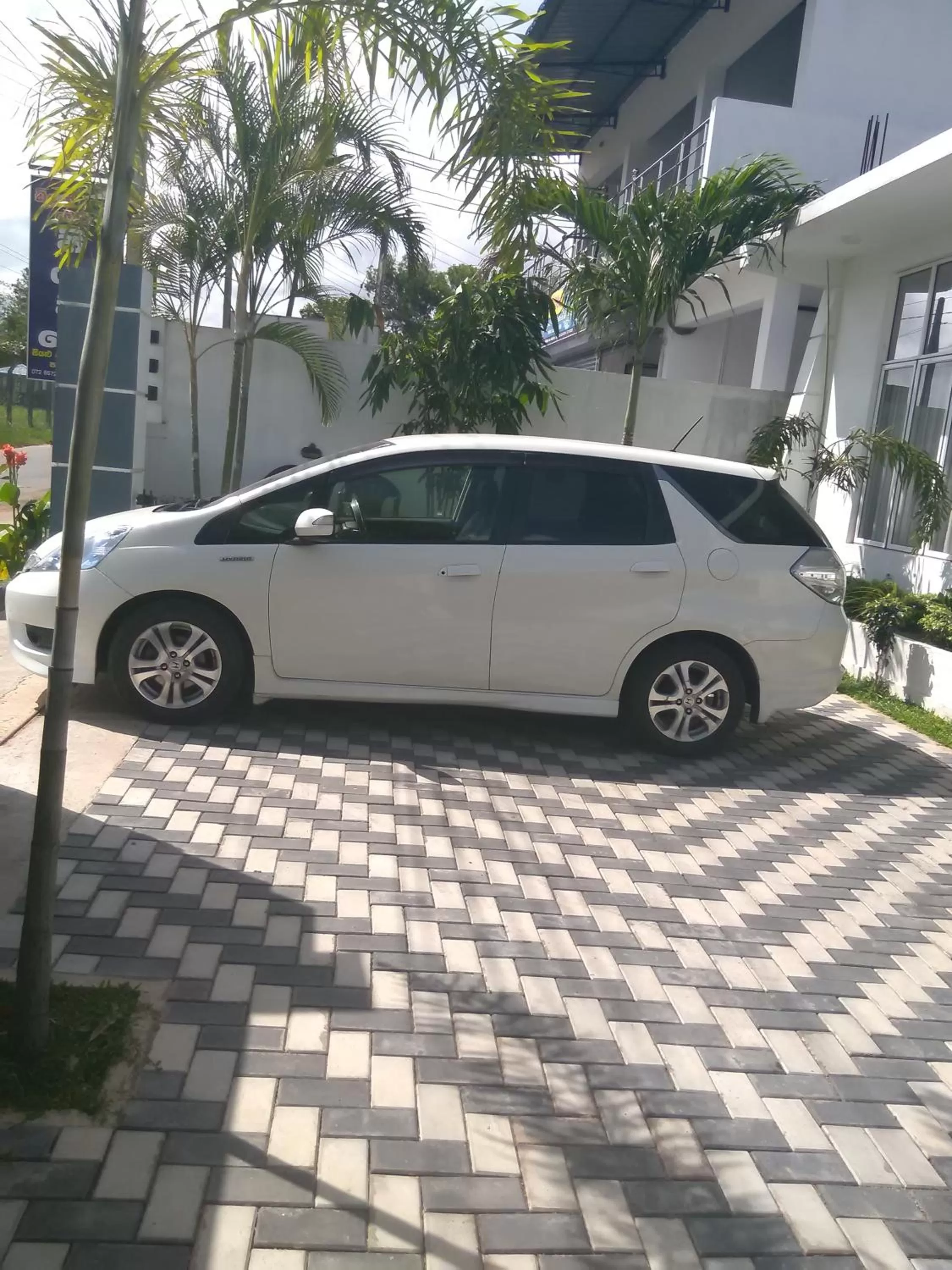 Parking in Airport 4 Season Transit Hotel