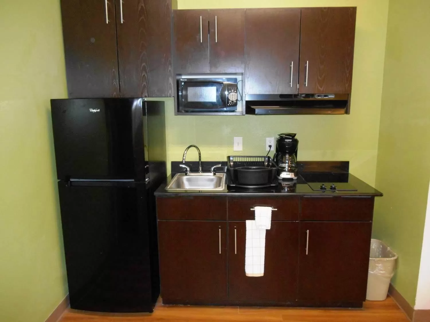 Bedroom in Super 8 by Wyndham Kenedy