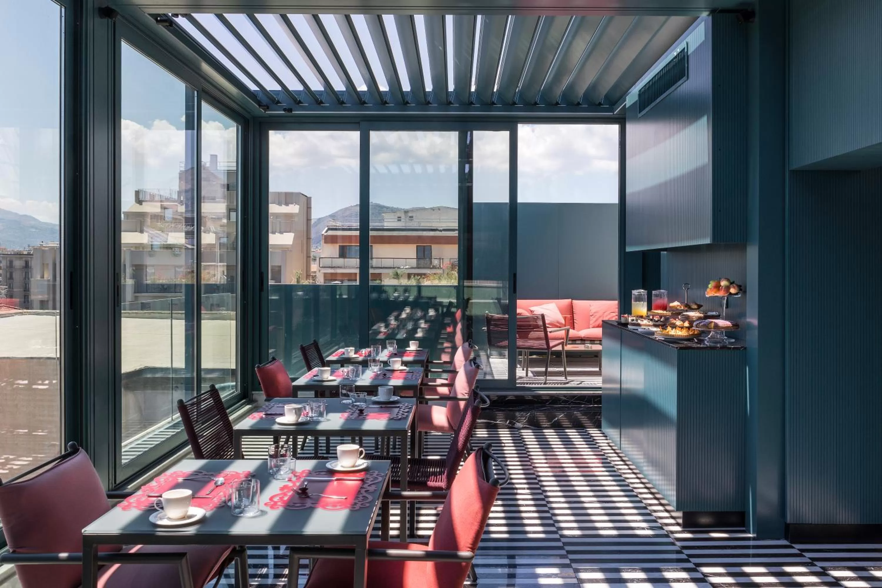 Breakfast in Hotel Plaza Opéra