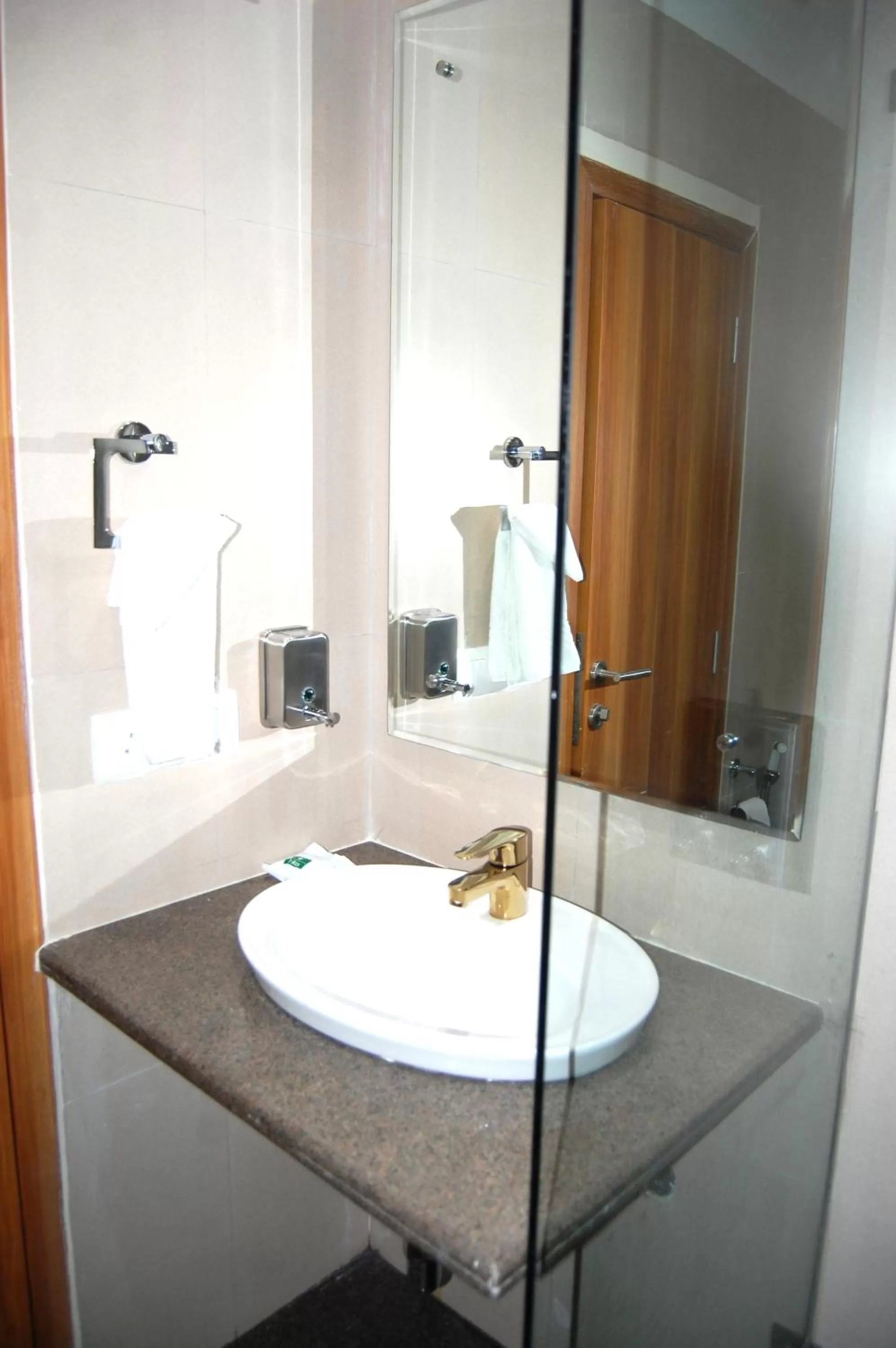 Bathroom in Le Roi Udaipur