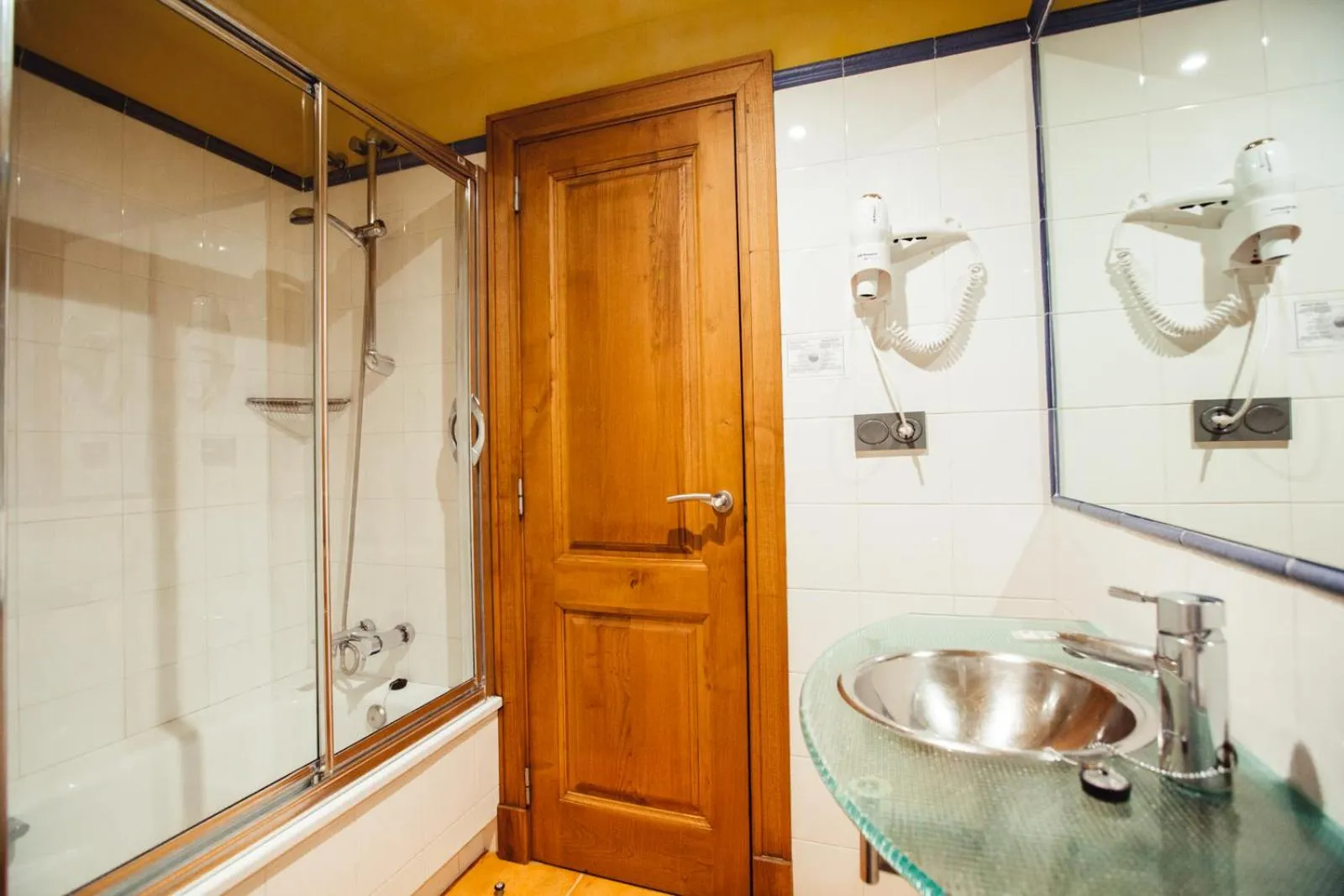 Bathroom in Hotel El Sella