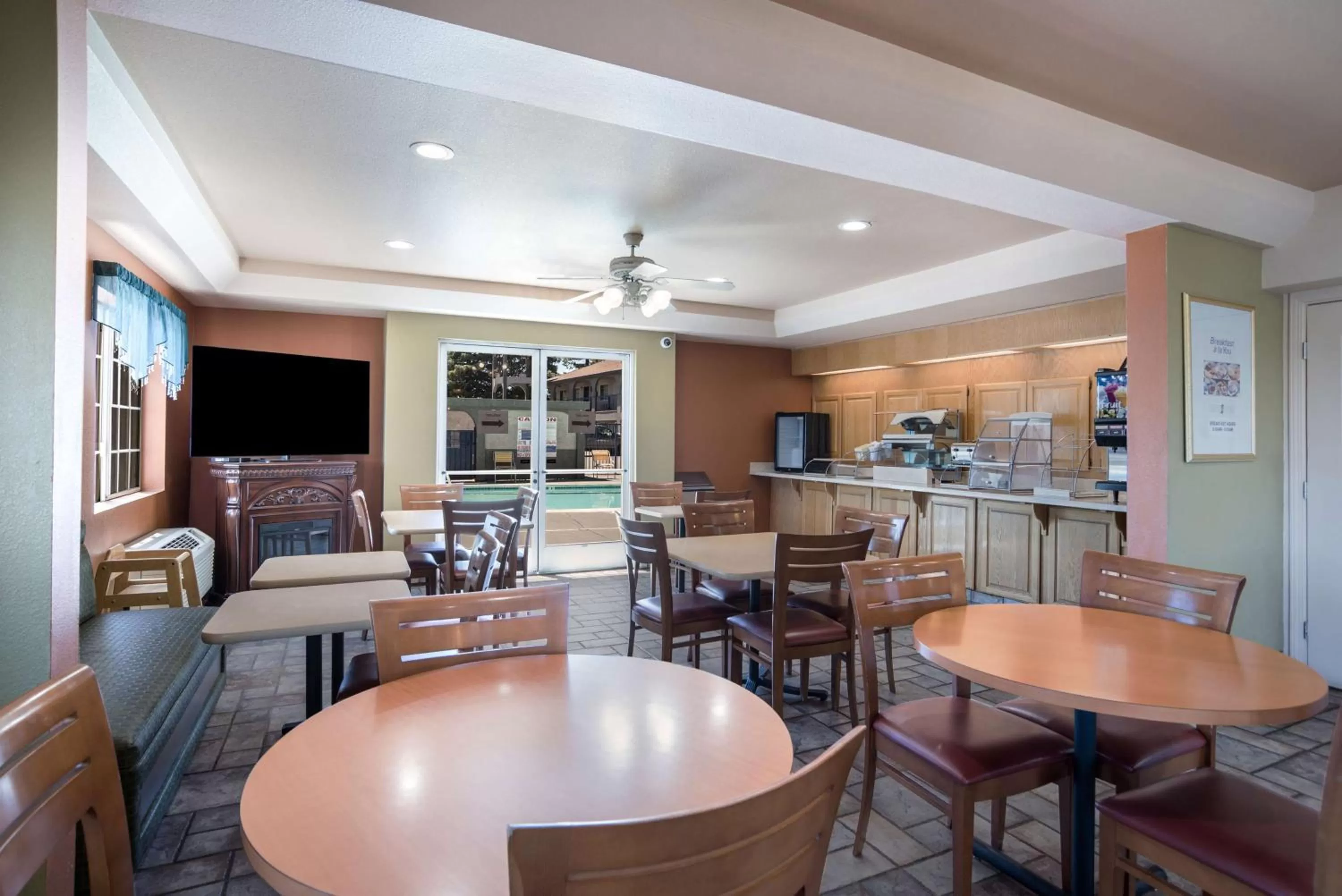 Breakfast in SureStay Hotel by Best Western Ukiah