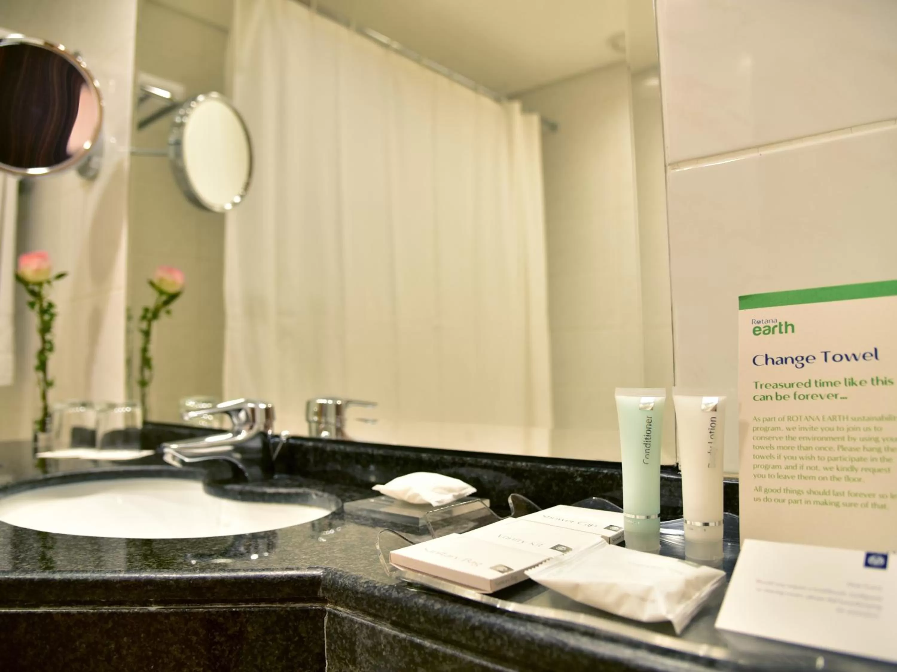 Shower in Gefinor Rotana – Beirut