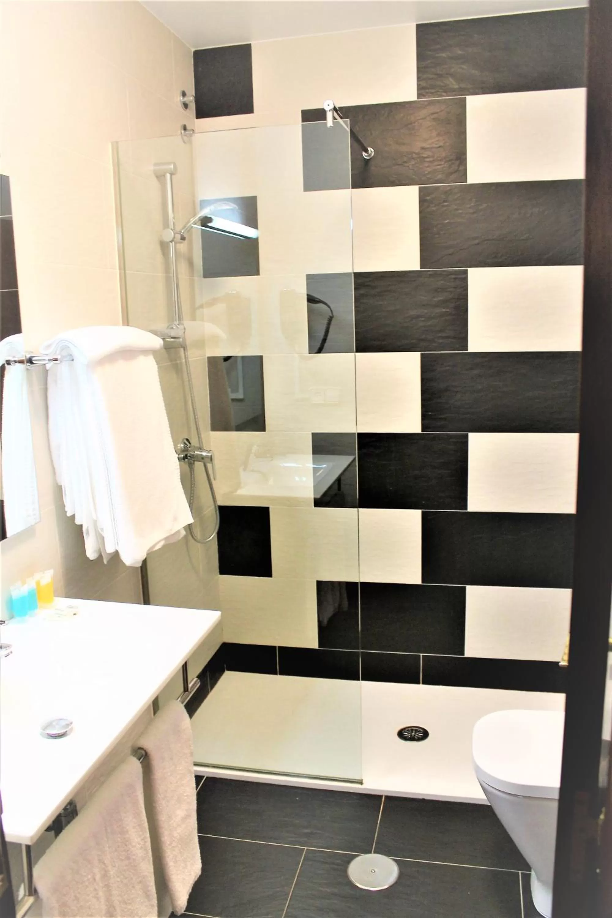 Bathroom in Hotel a Barquina