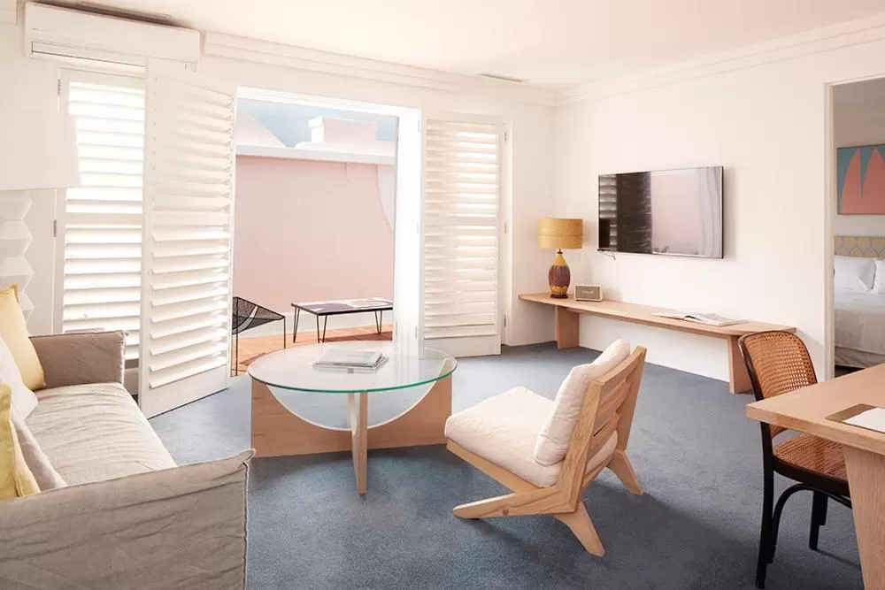 TV and multimedia in Hotel Ravesis