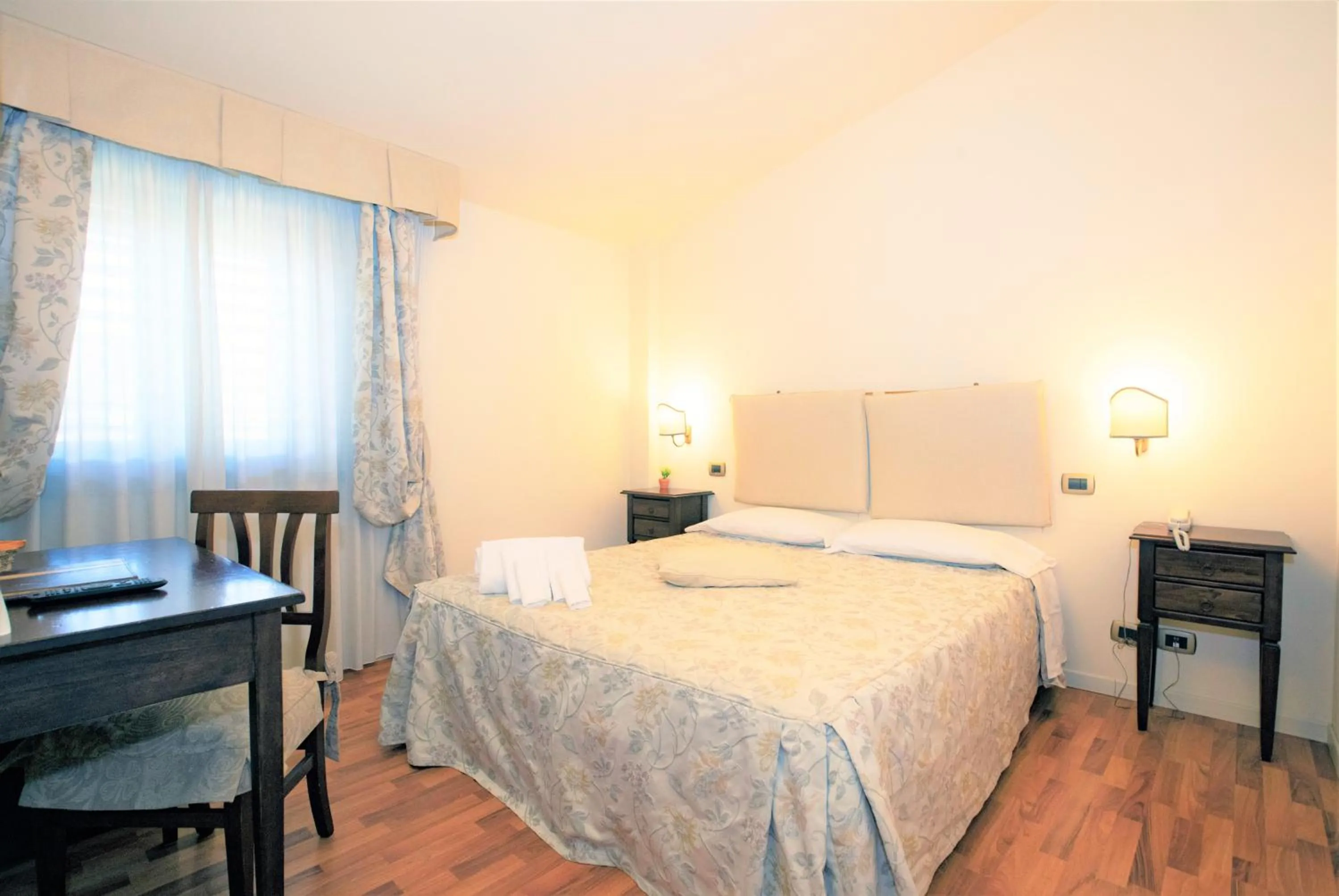 Standard Double Room in Hotel Arcobaleno Siena