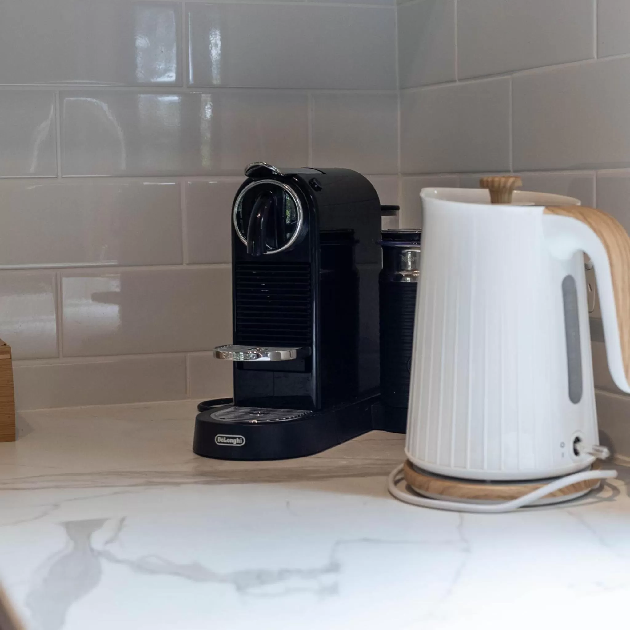 Lake Weyba Cottages Noosa