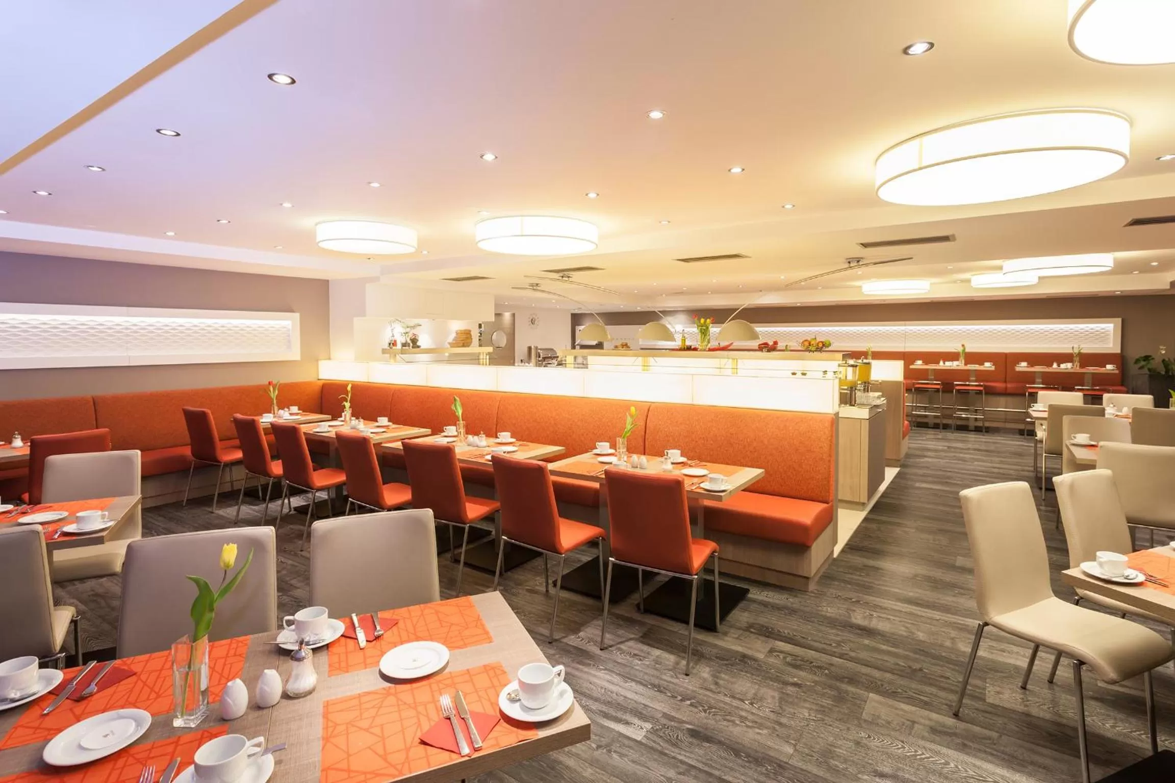 Restaurant/places to eat in Centro Hotel Kommerz