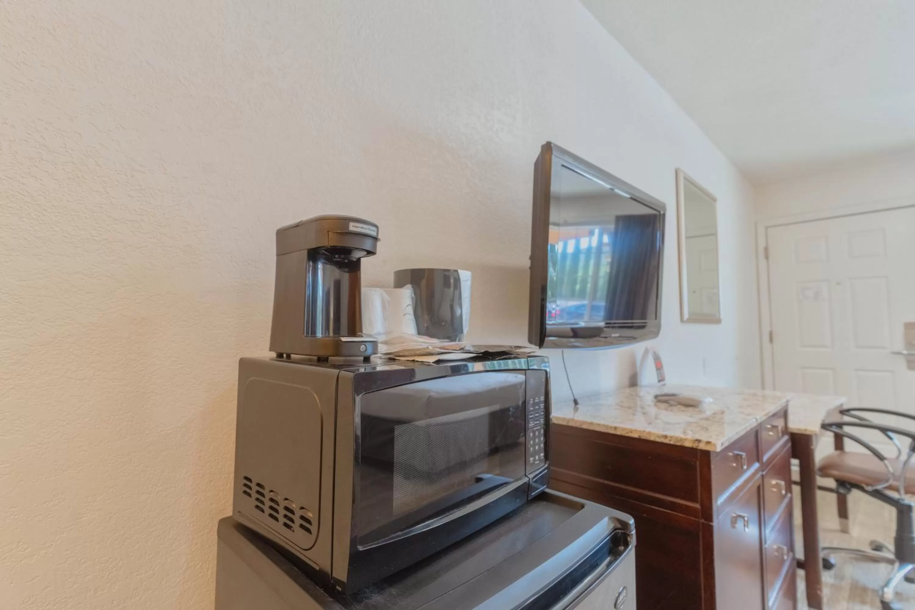 TV and multimedia in The Yosemite Inn