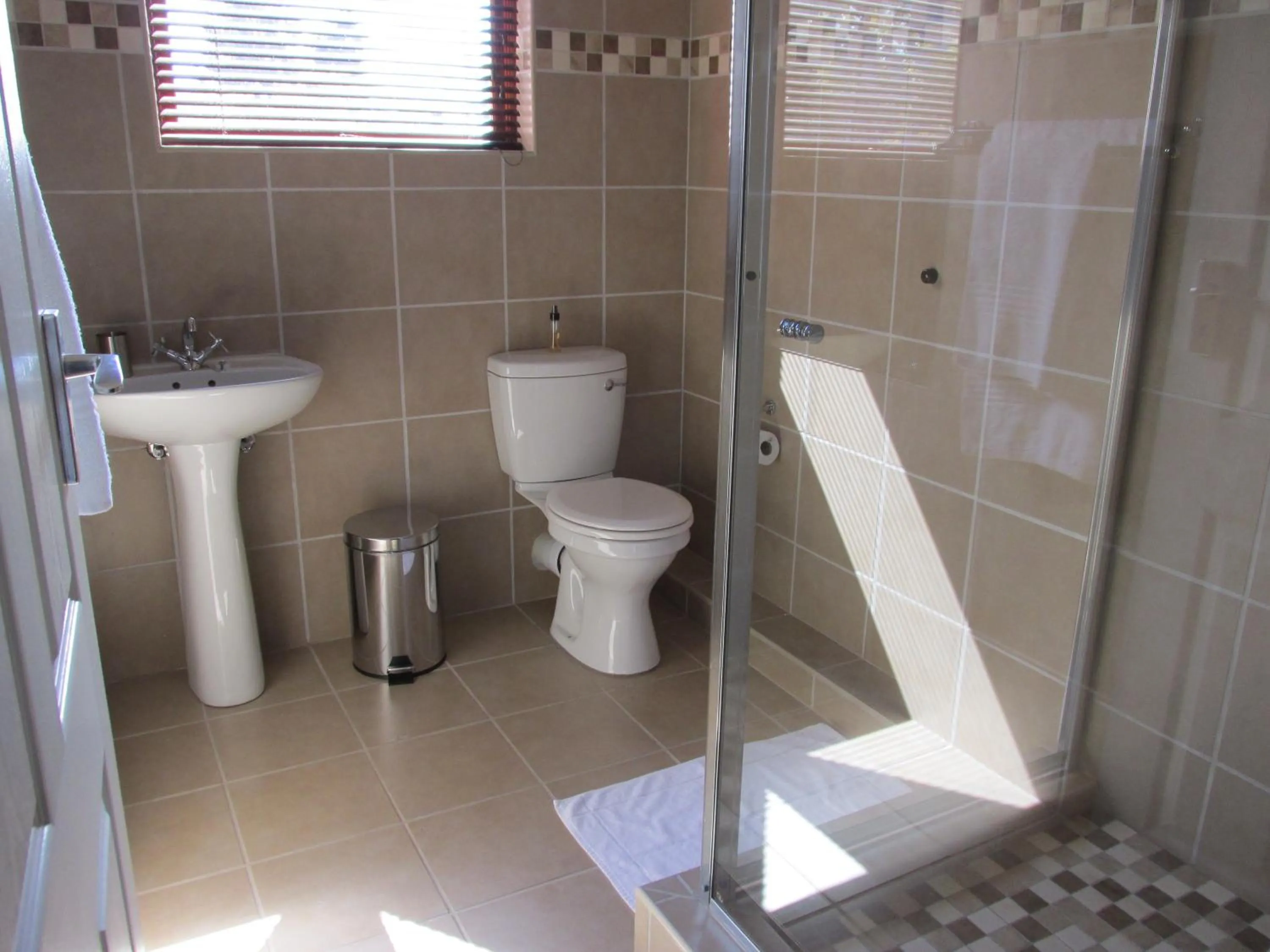 Shower in Karoo Sun Boutique Guest House