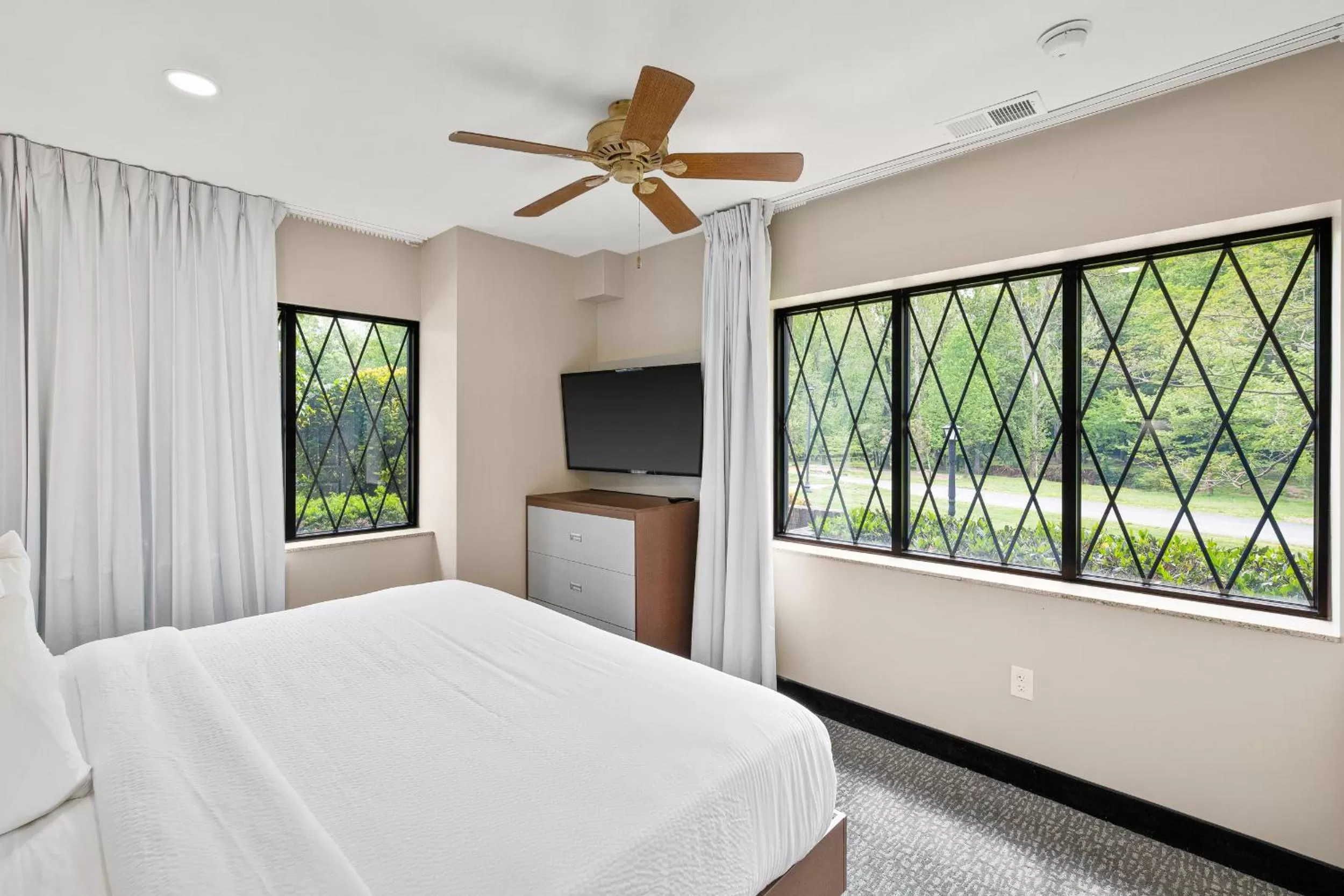 Bedroom, Bed in The English Inn of Charlottesville
