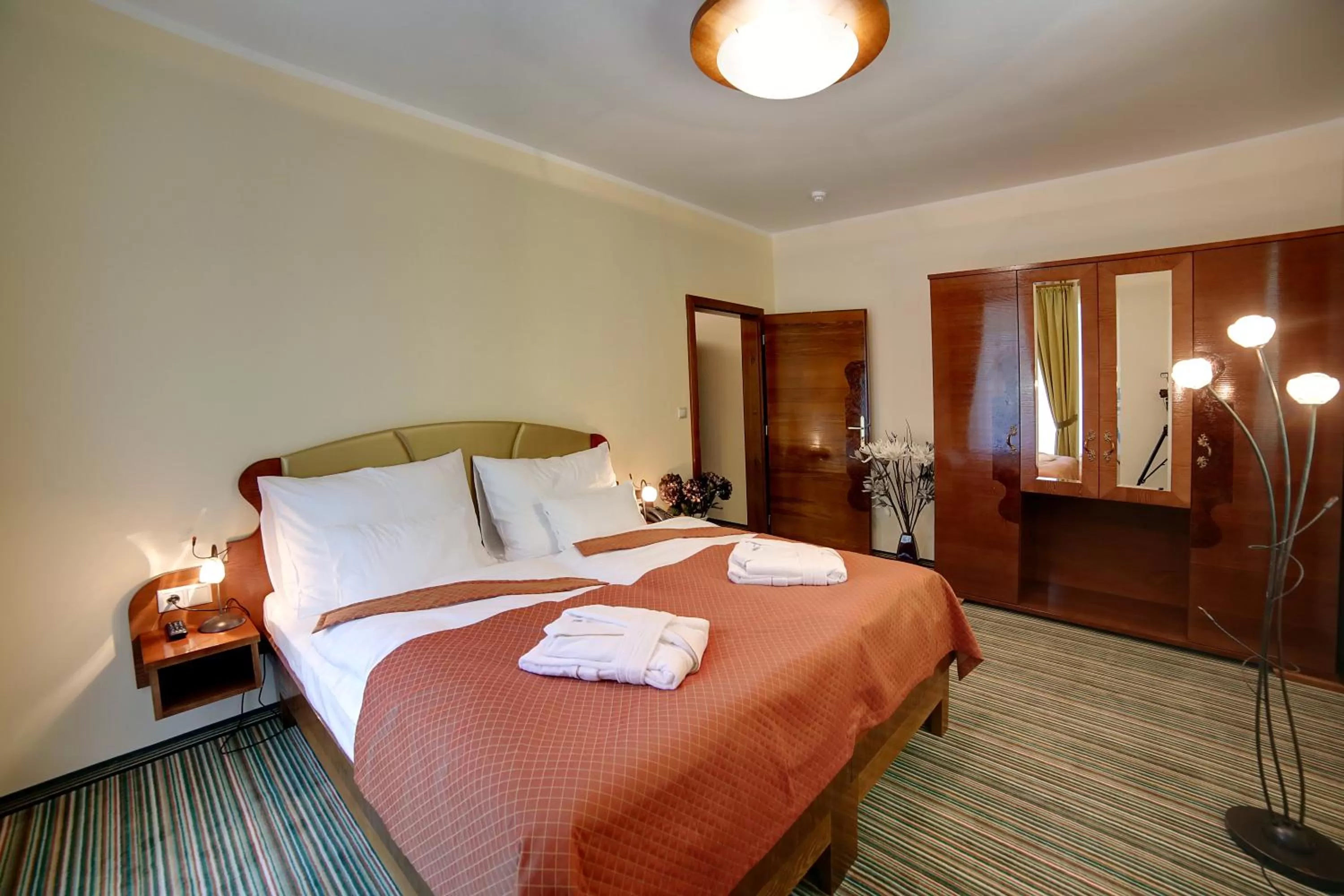 Bedroom, Bed in Parkhotel Forest