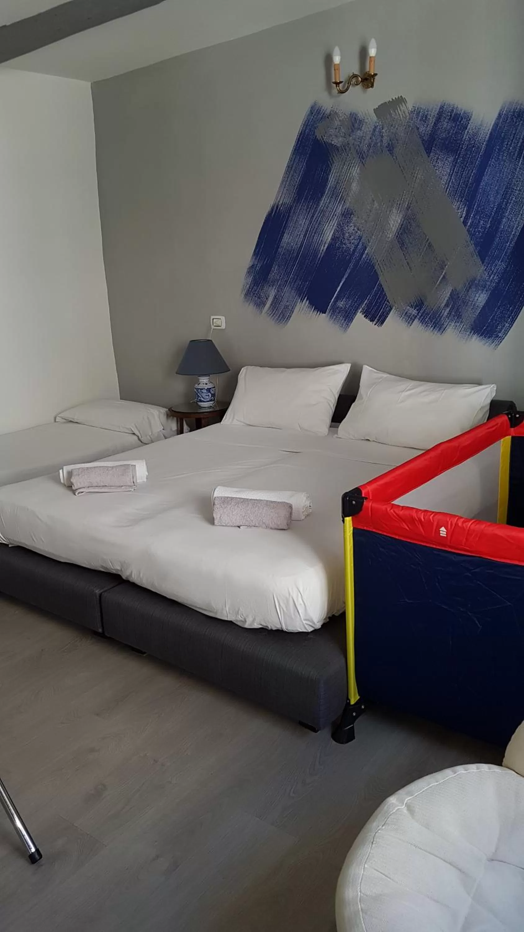 cot, Bed in Il Miracolo