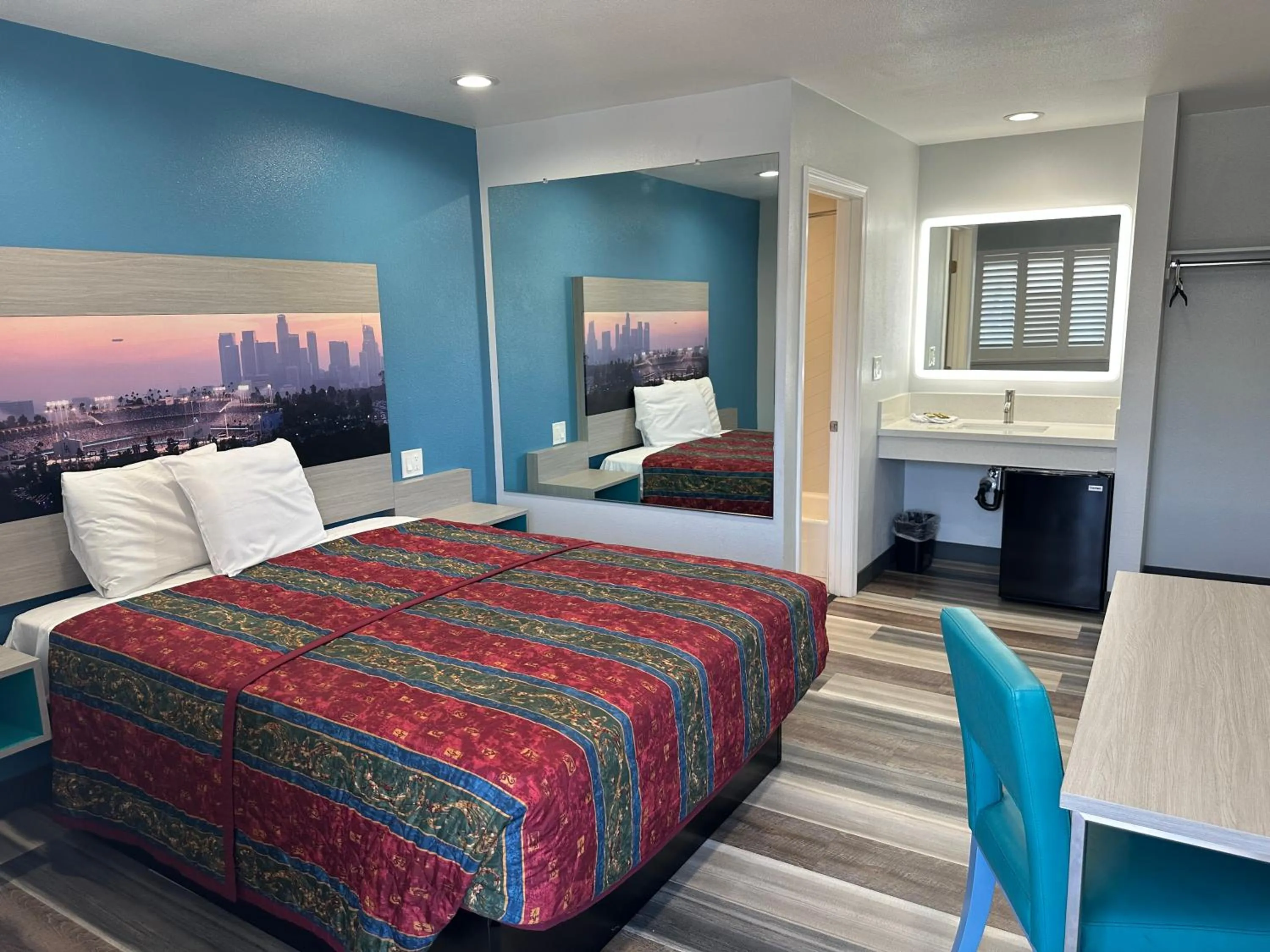 Bed in Sahara Inn - Los Angeles