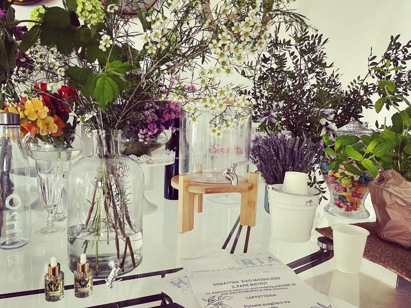 Restaurant/Places to Eat in Hydria guest house art gallery