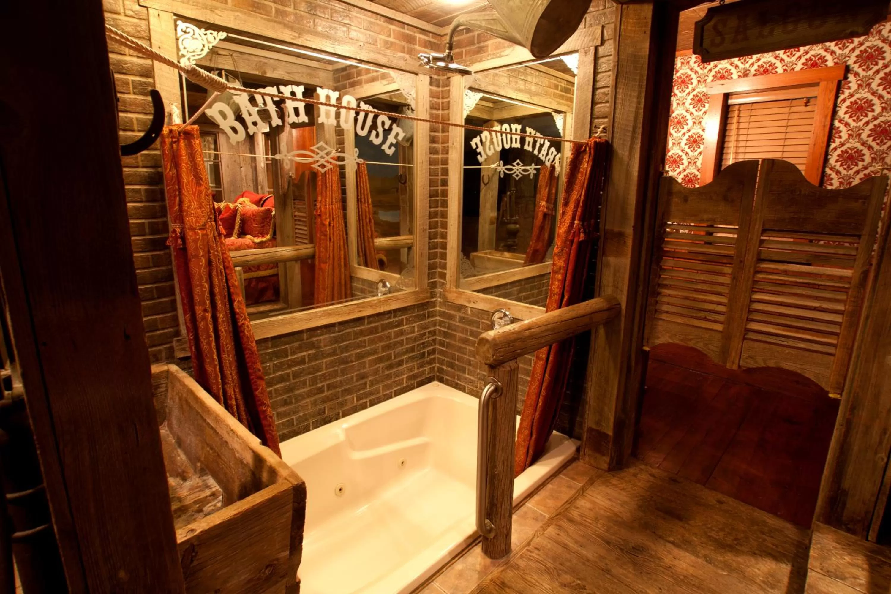 Black Swan Inn Luxurious Theme Rooms