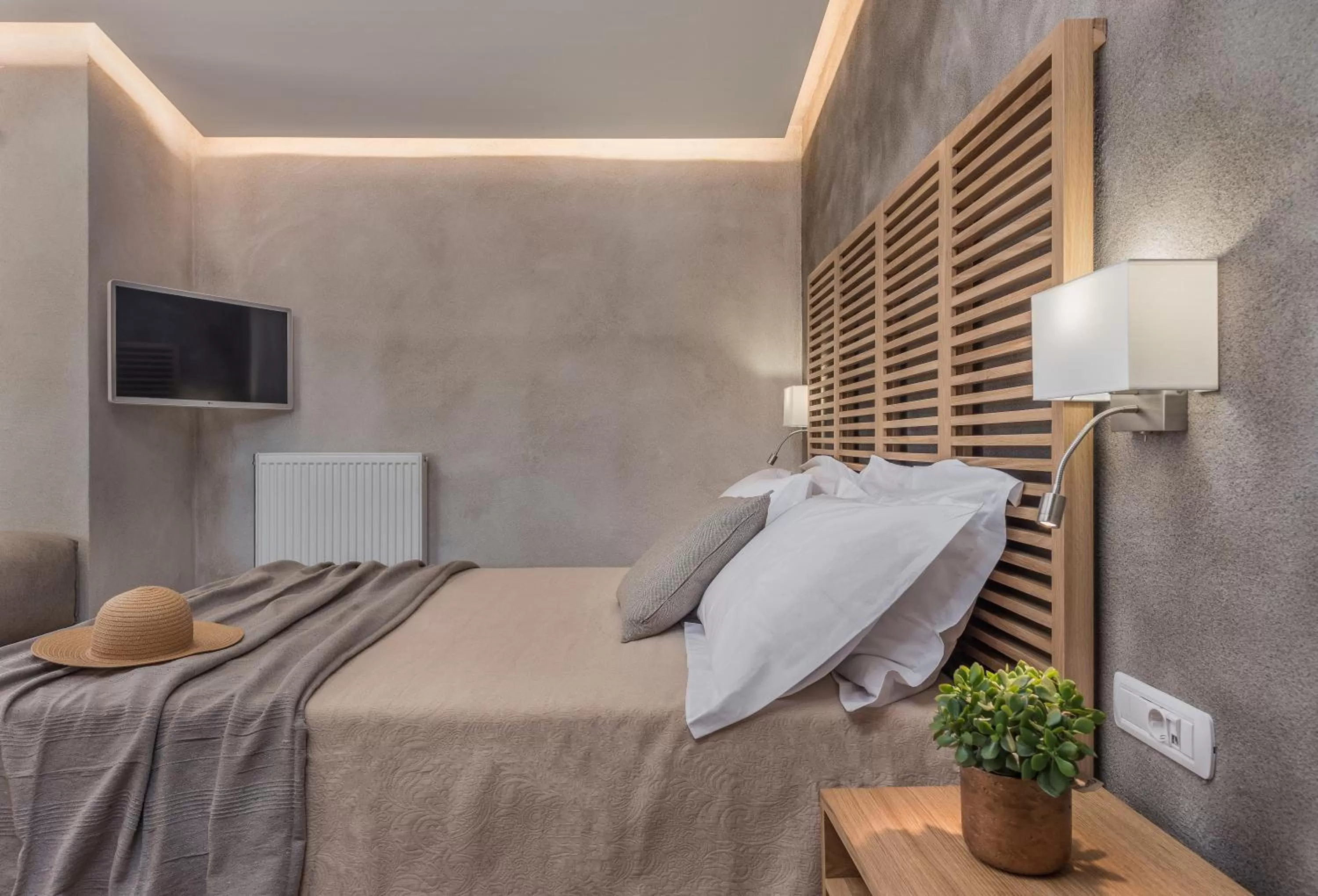 Bedroom, Bed in Phoenix Hotel